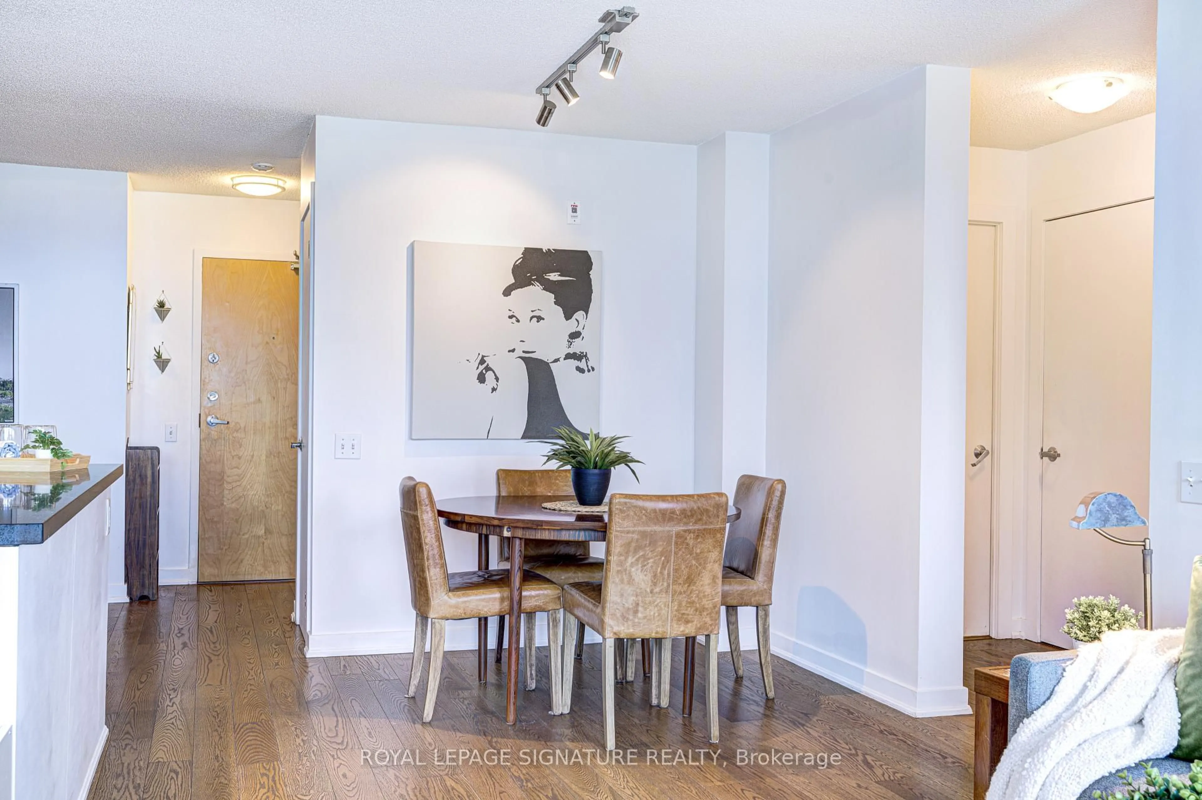 Dining room, wood/laminate floor for 77 Lombard St #LPH08, Toronto Ontario M5C 3E1