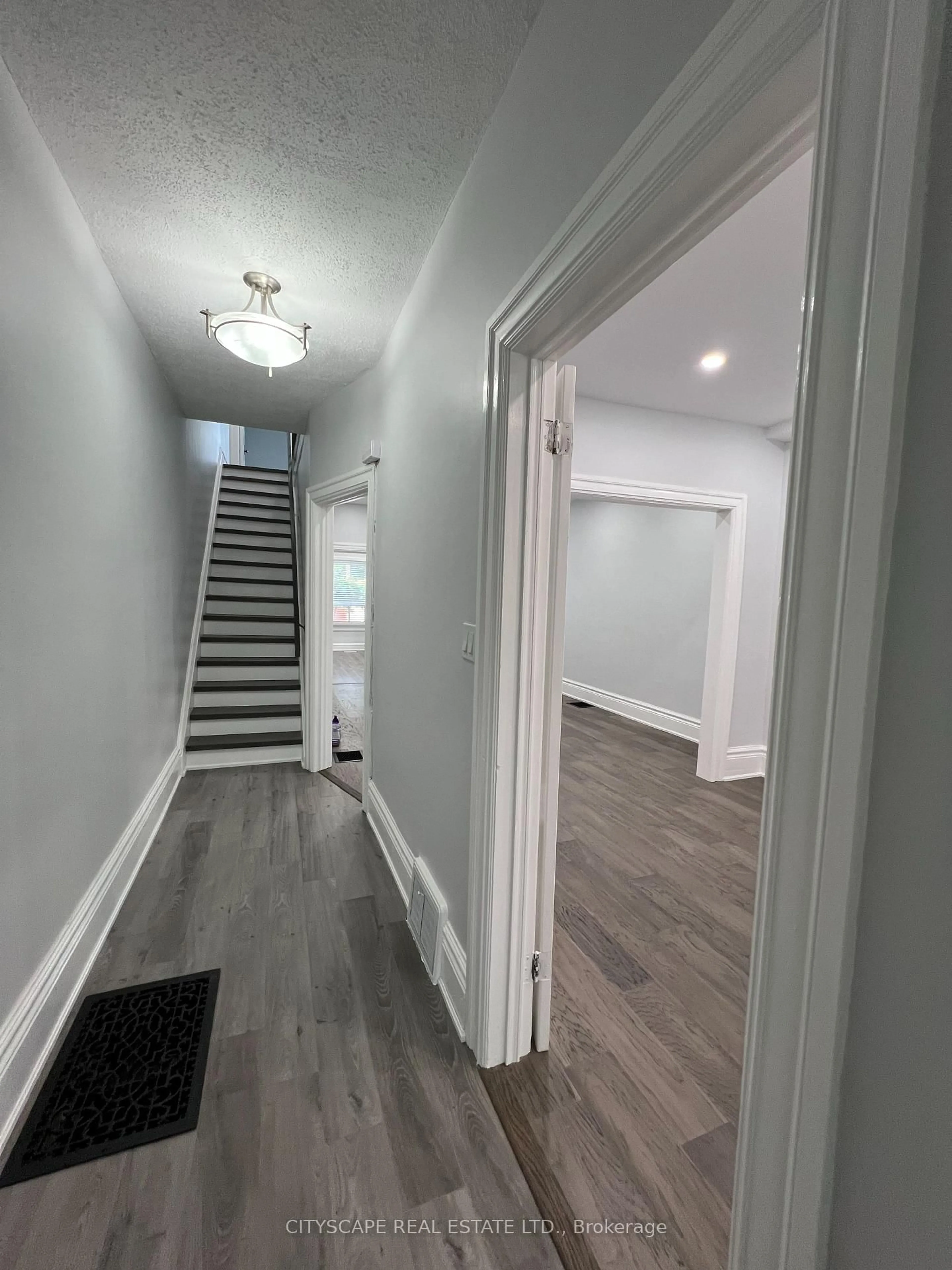 Unknown for 476 Lansdowne Ave, Toronto Ontario M6H 3Y3