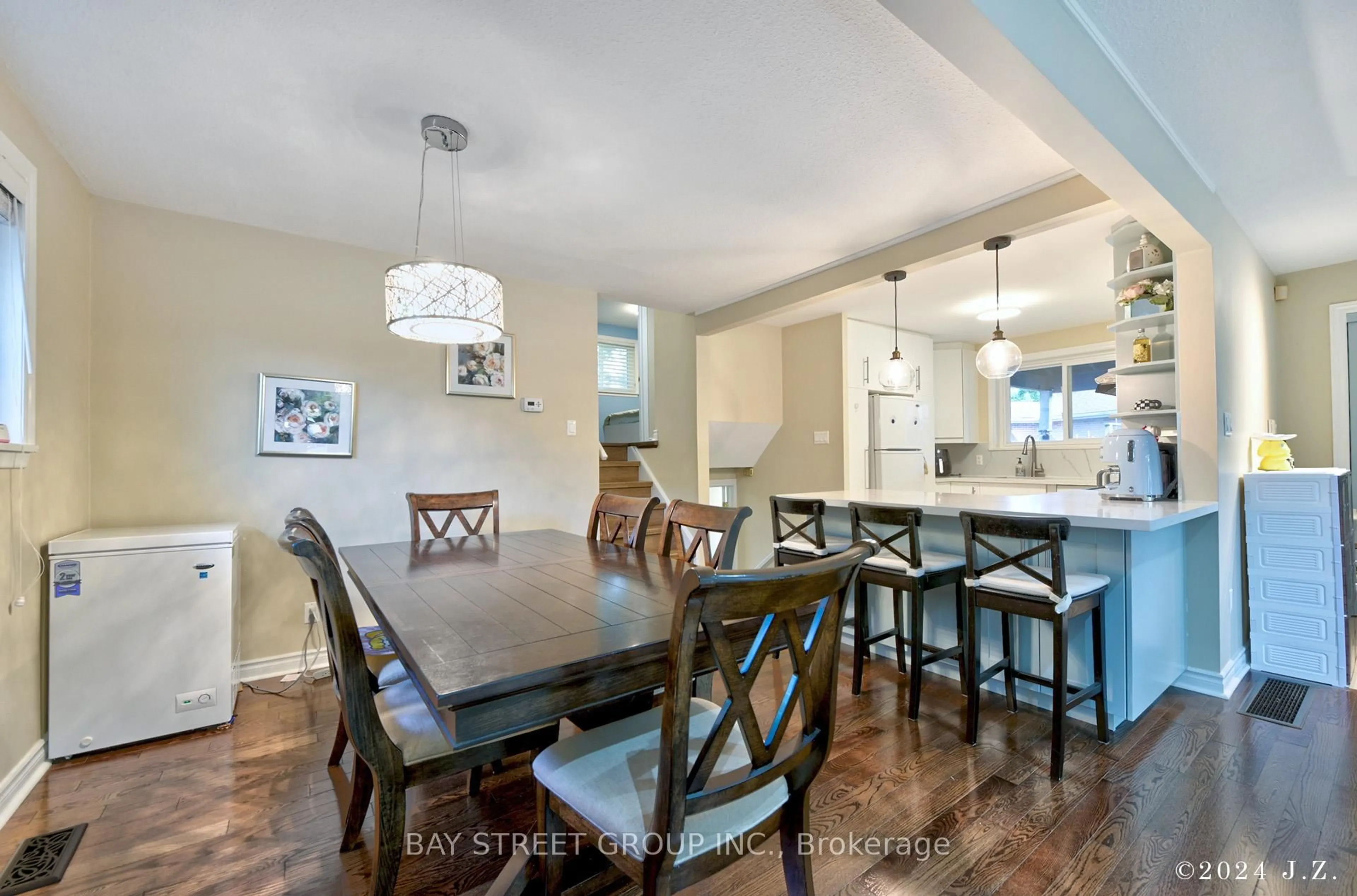 Open concept kitchen, unknown for 67 Grove Park Cres, Toronto Ontario M2J 2C7