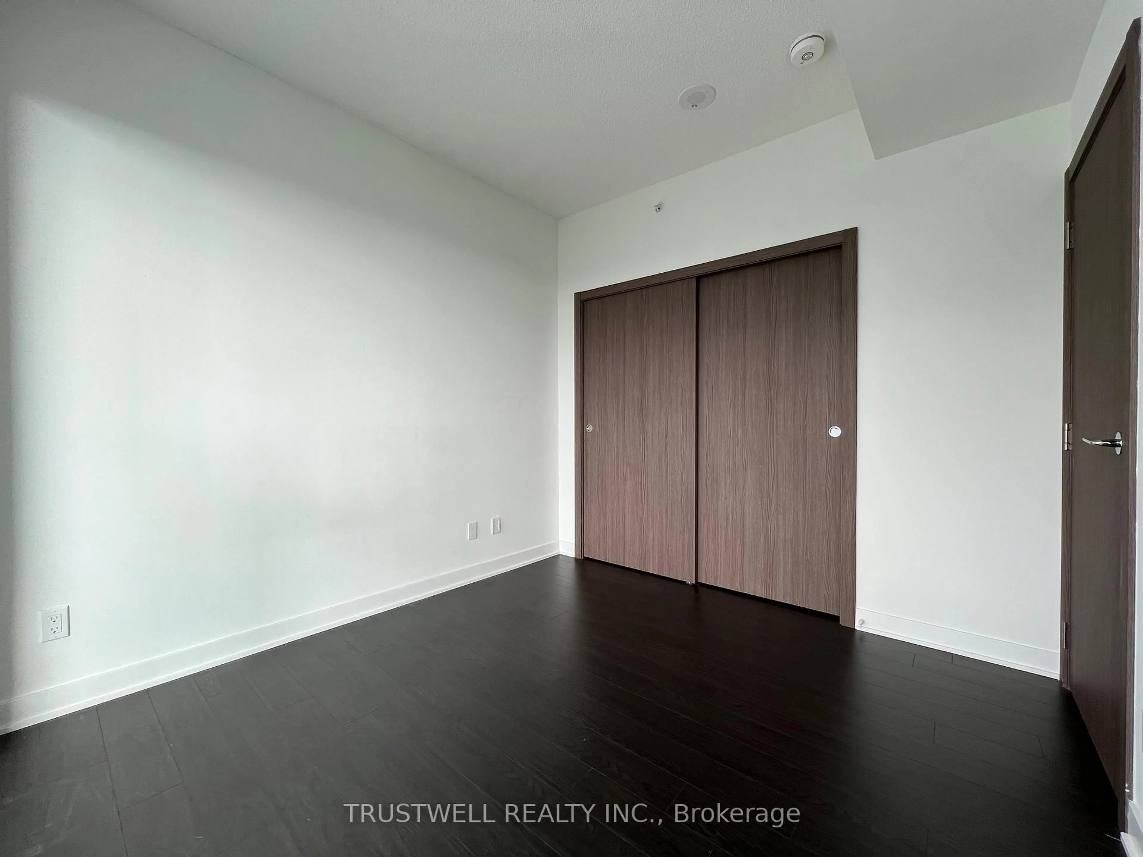 A pic of a room for 17 Bathurst St #3309, Toronto Ontario M6A 2E1