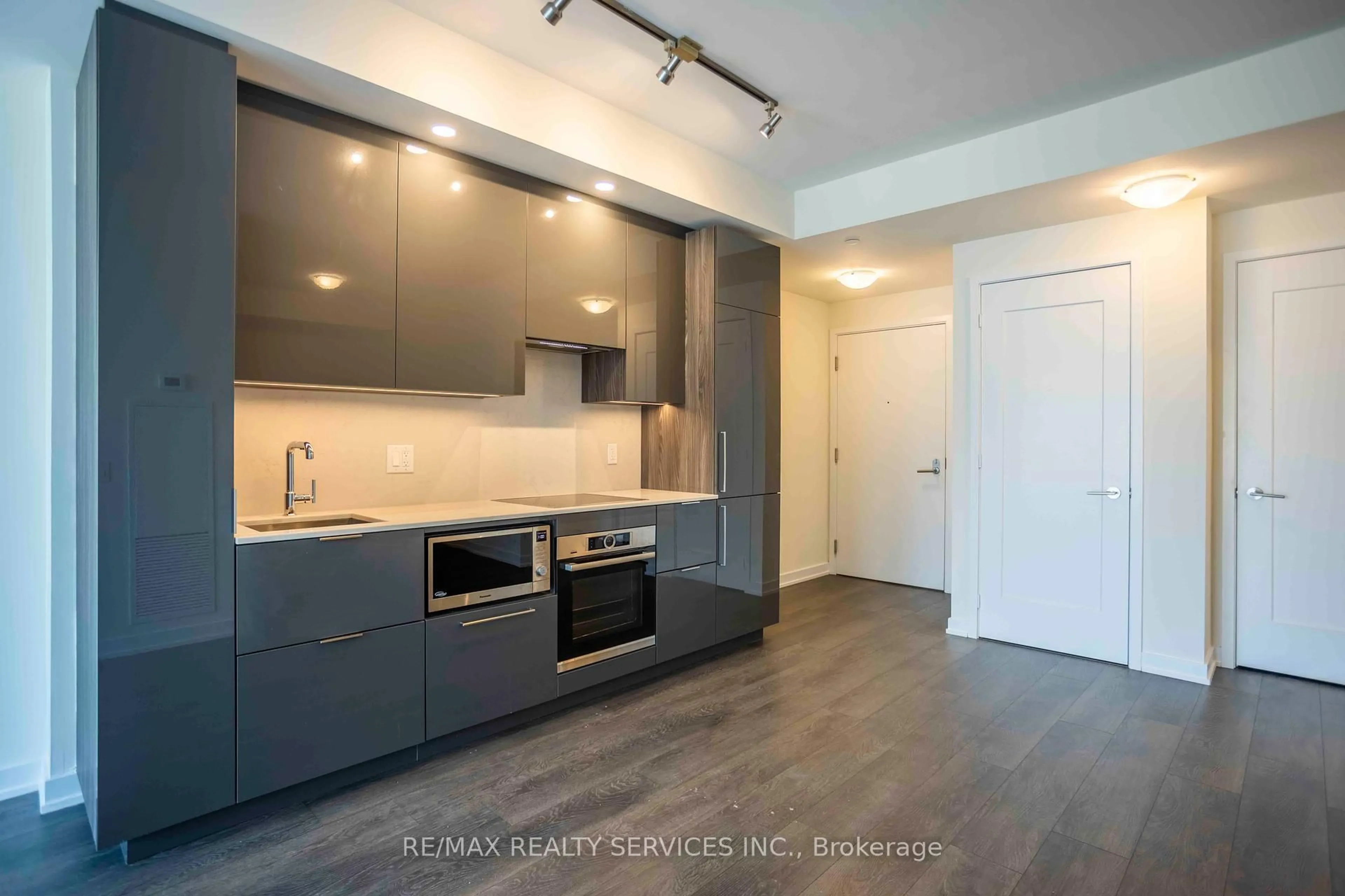 Open concept kitchen, unknown for 28 Freeland St #1806, Toronto Ontario M5E 0E3