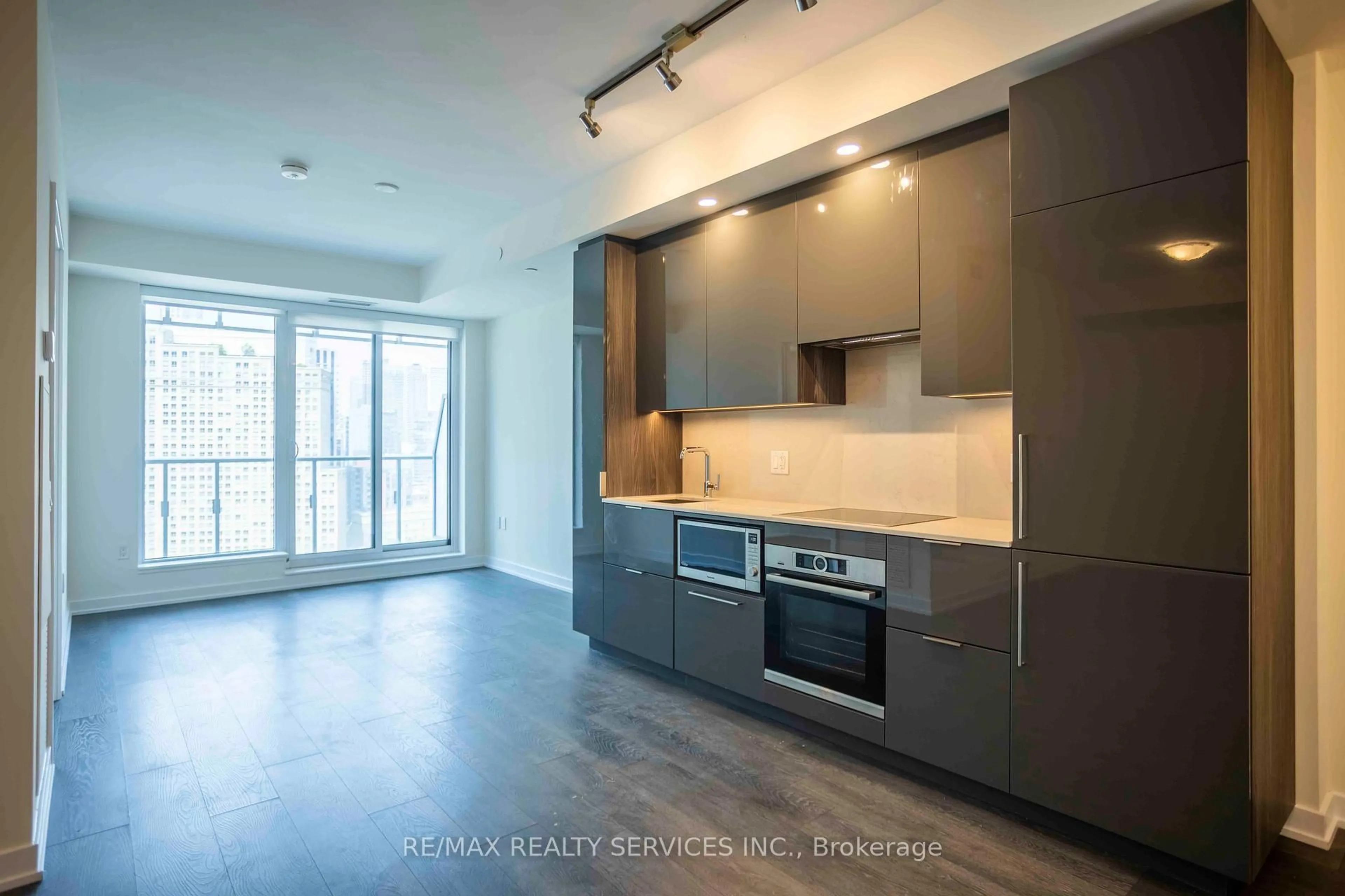 Open concept kitchen, unknown for 28 Freeland St #1806, Toronto Ontario M5E 0E3