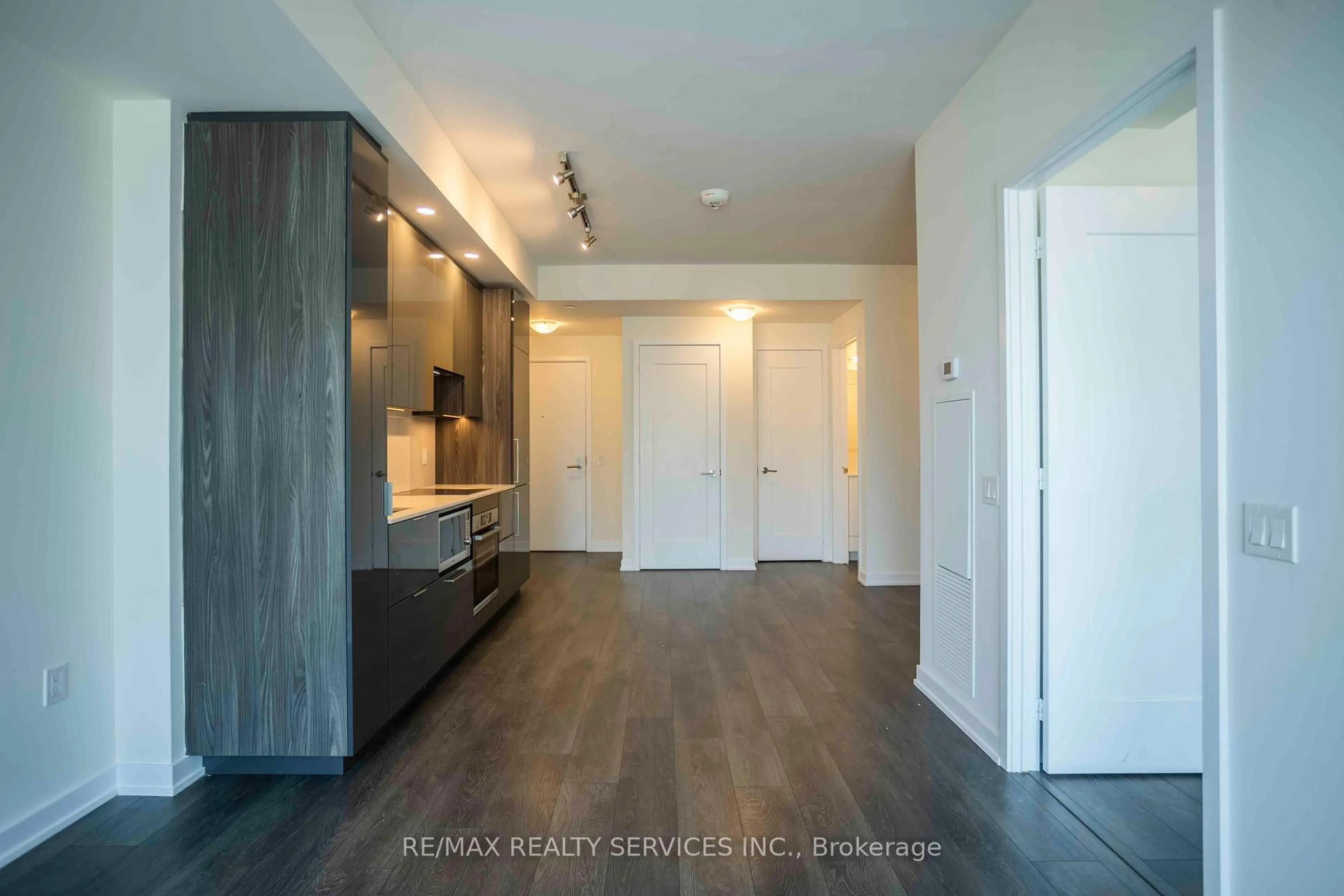Unknown for 28 Freeland St #1806, Toronto Ontario M5E 0E3
