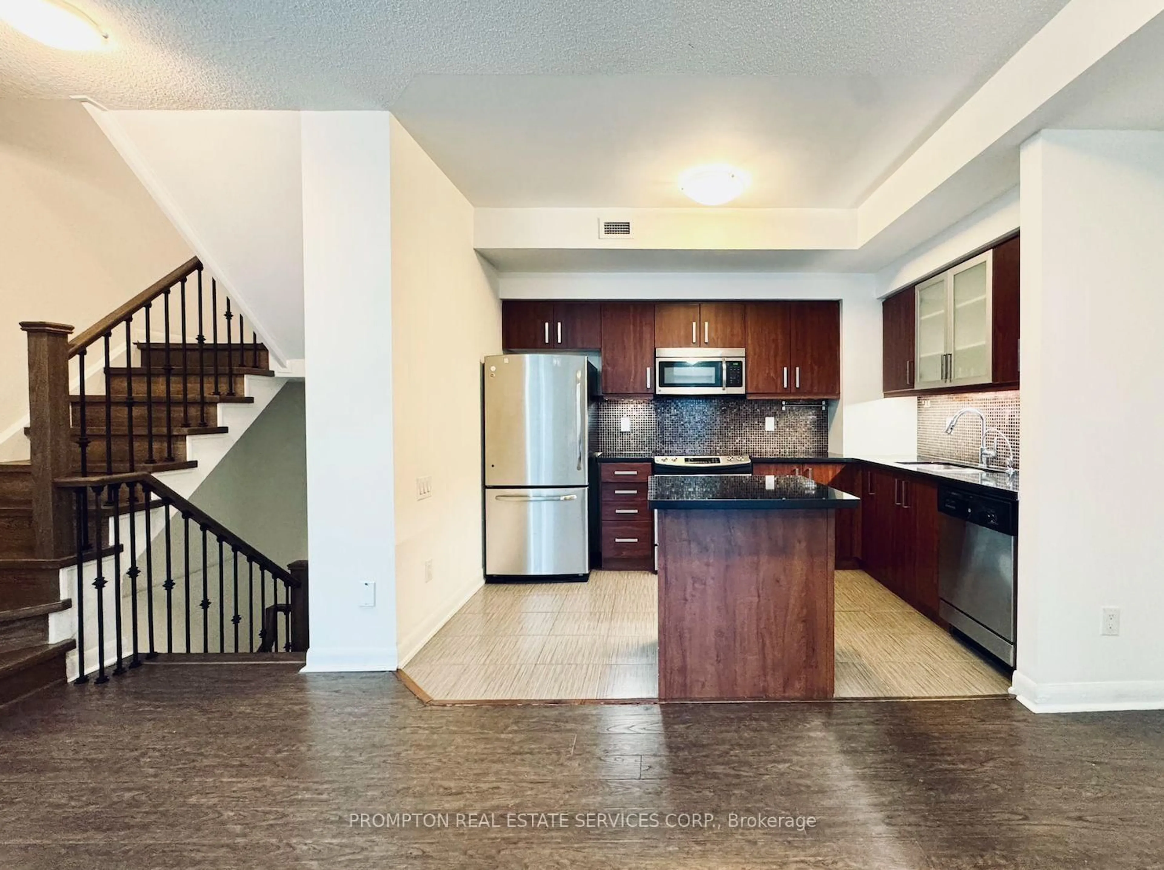 Open concept kitchen, unknown for 19 Anndale Dr #Th10, Toronto Ontario M2N 0H2