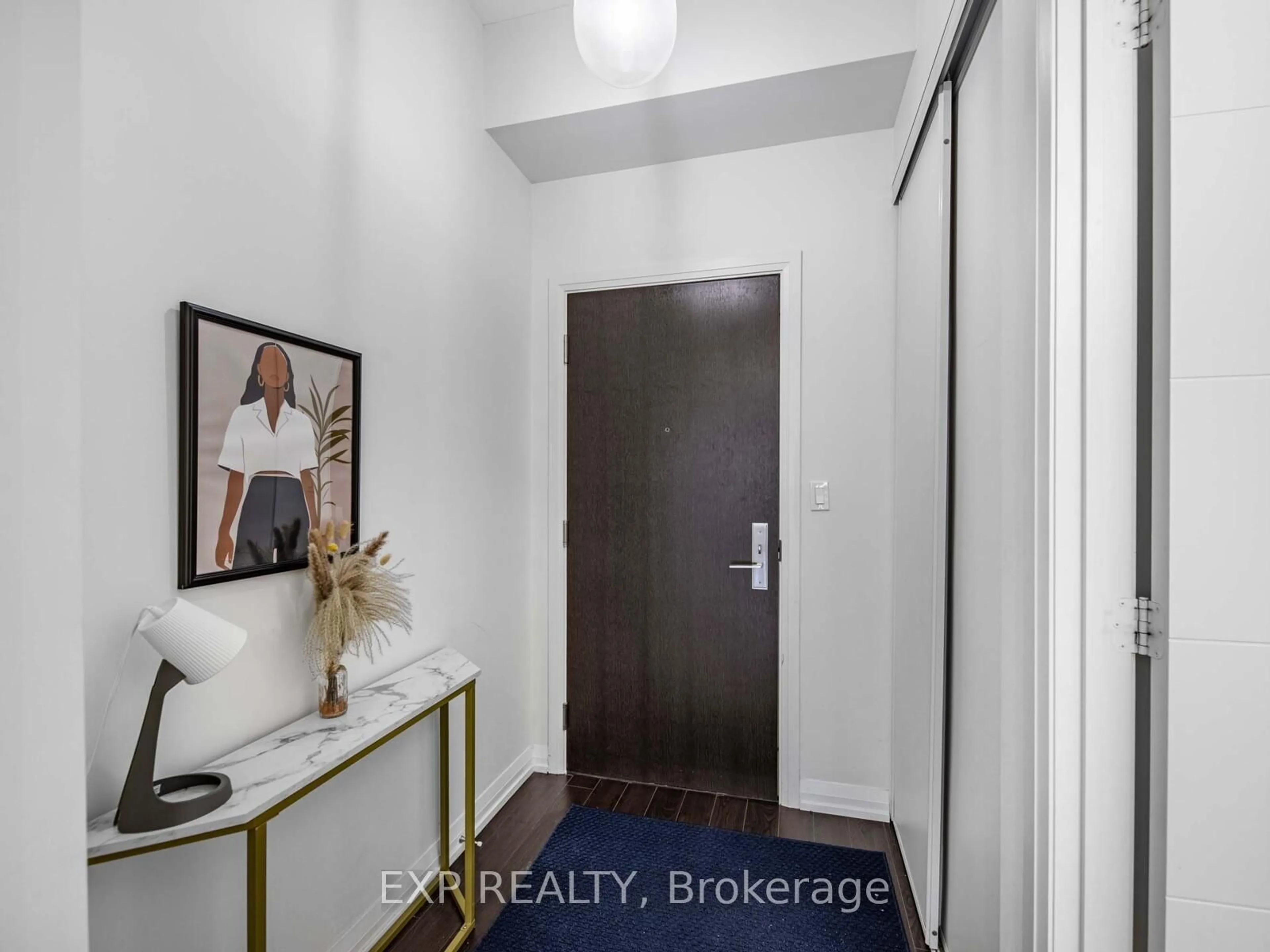 Indoor entryway for 460 Adelaide St #15, Toronto Ontario M5A 1N6