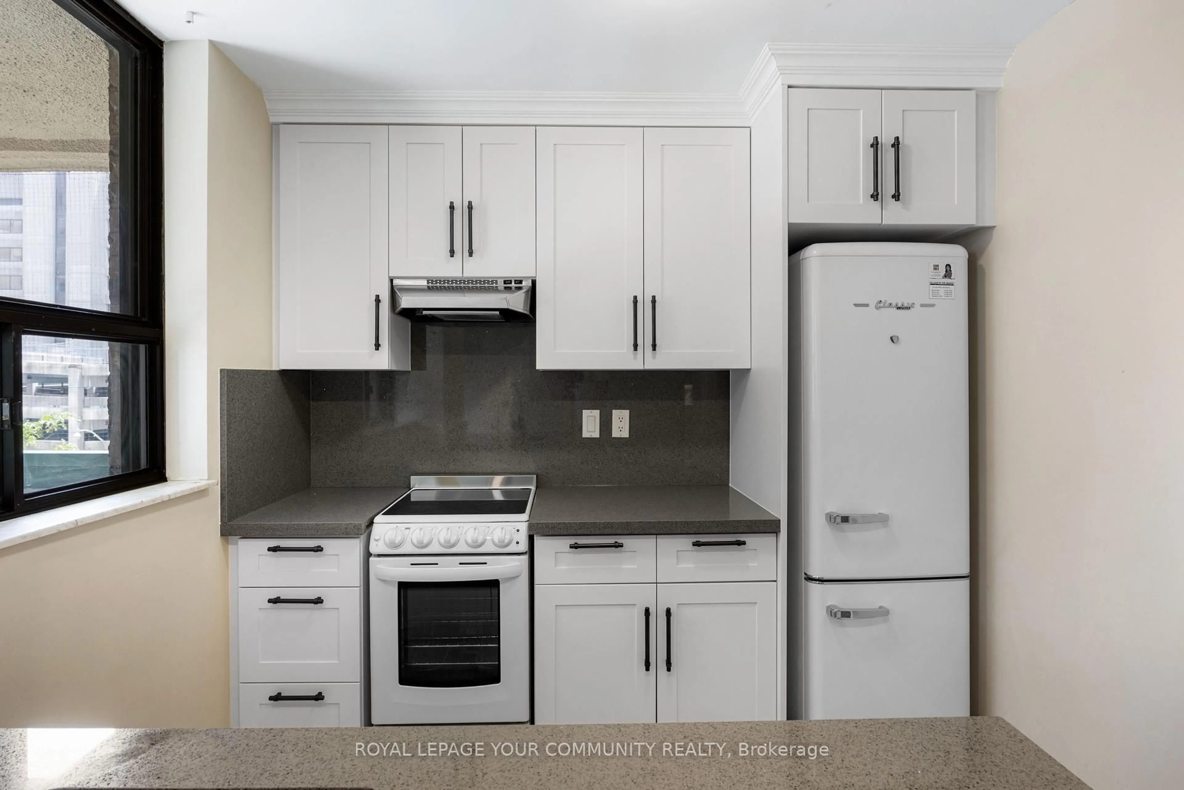 Standard kitchen, unknown for 80 St Patrick St #425, Toronto Ontario M5T 2X6