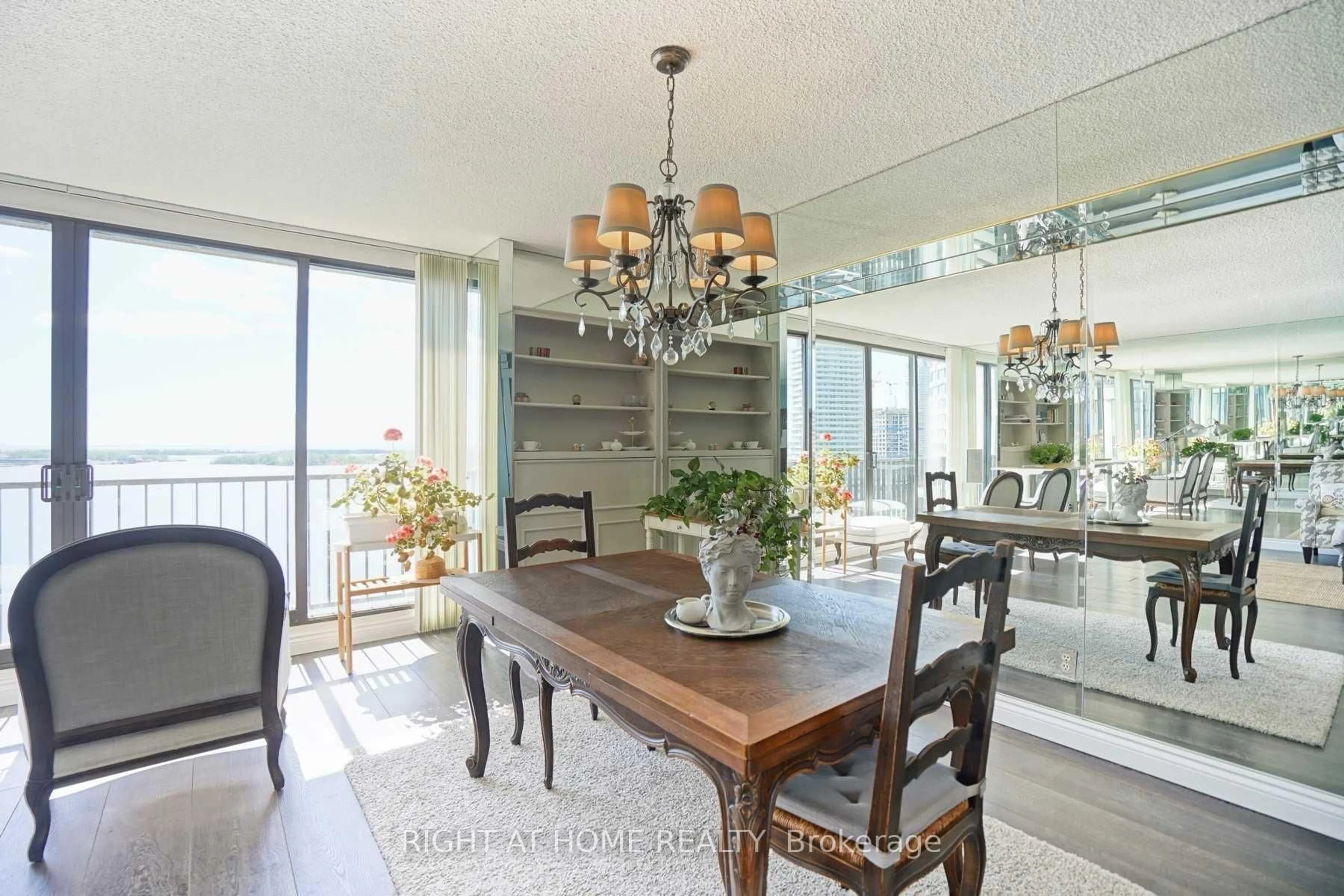 Dining room, unknown for 33 Harbour Sq #2212, Toronto Ontario M5J 2G2