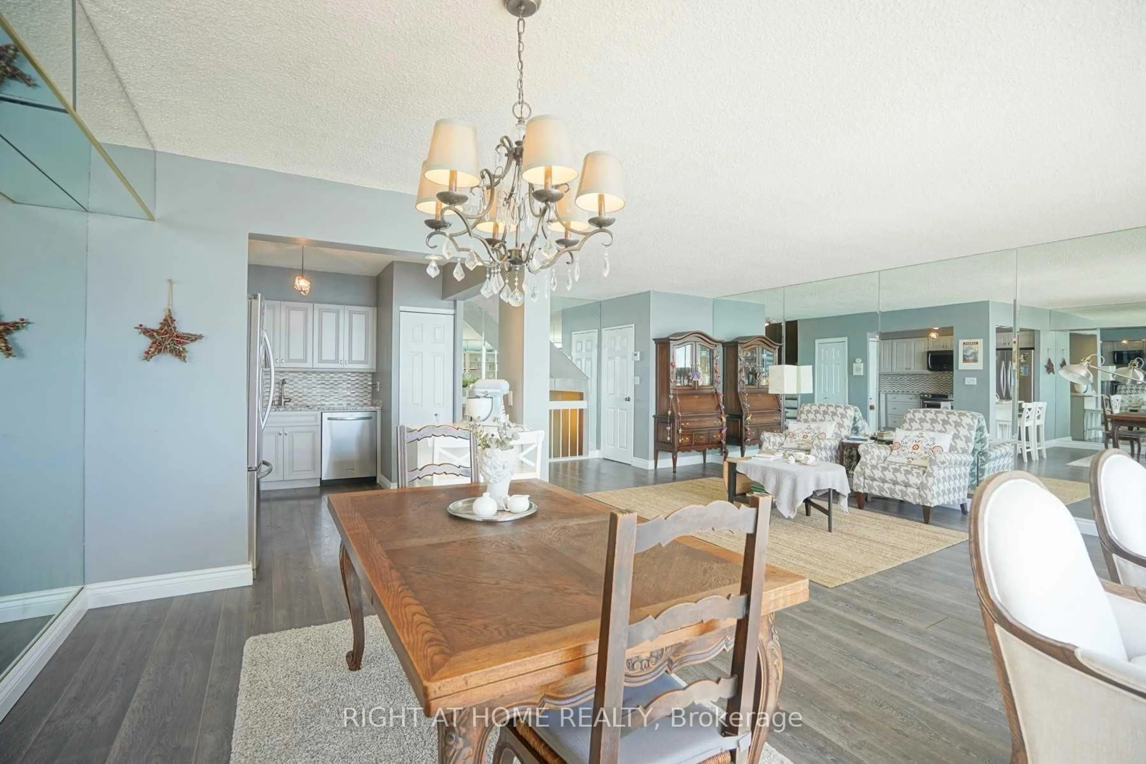 Dining room, unknown for 33 Harbour Sq #2212, Toronto Ontario M5J 2G2