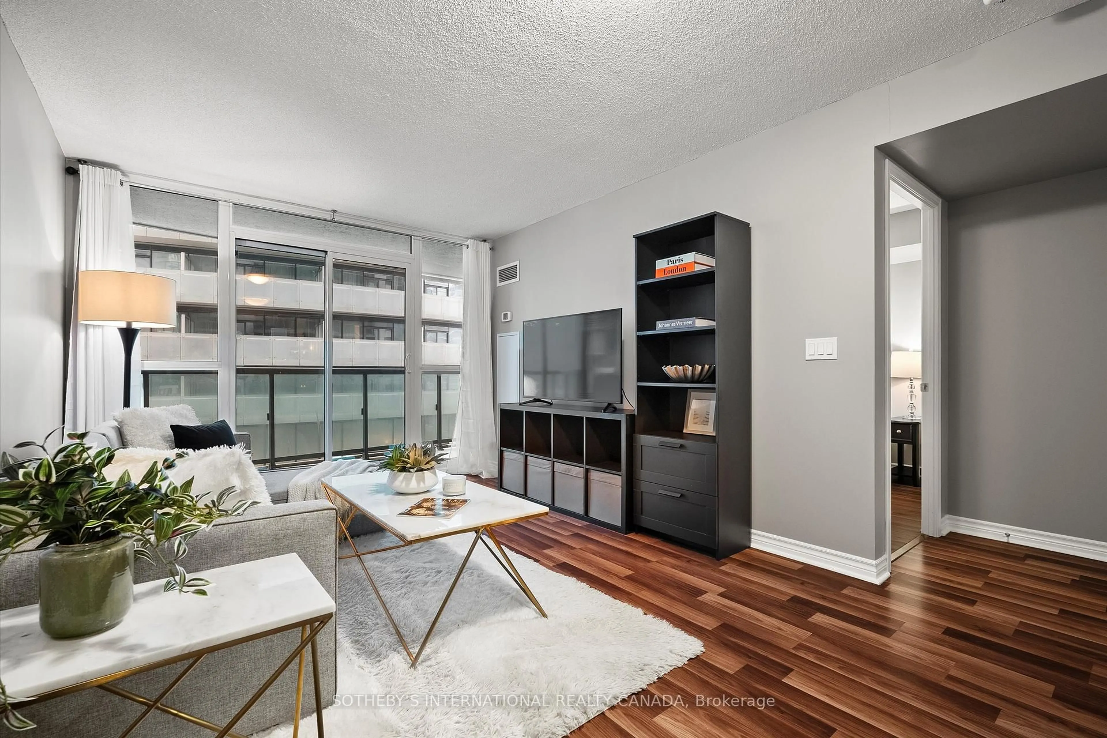 Living room with furniture, unknown for 19 Grand Trunk Cres #707, Toronto Ontario M5J 3A3