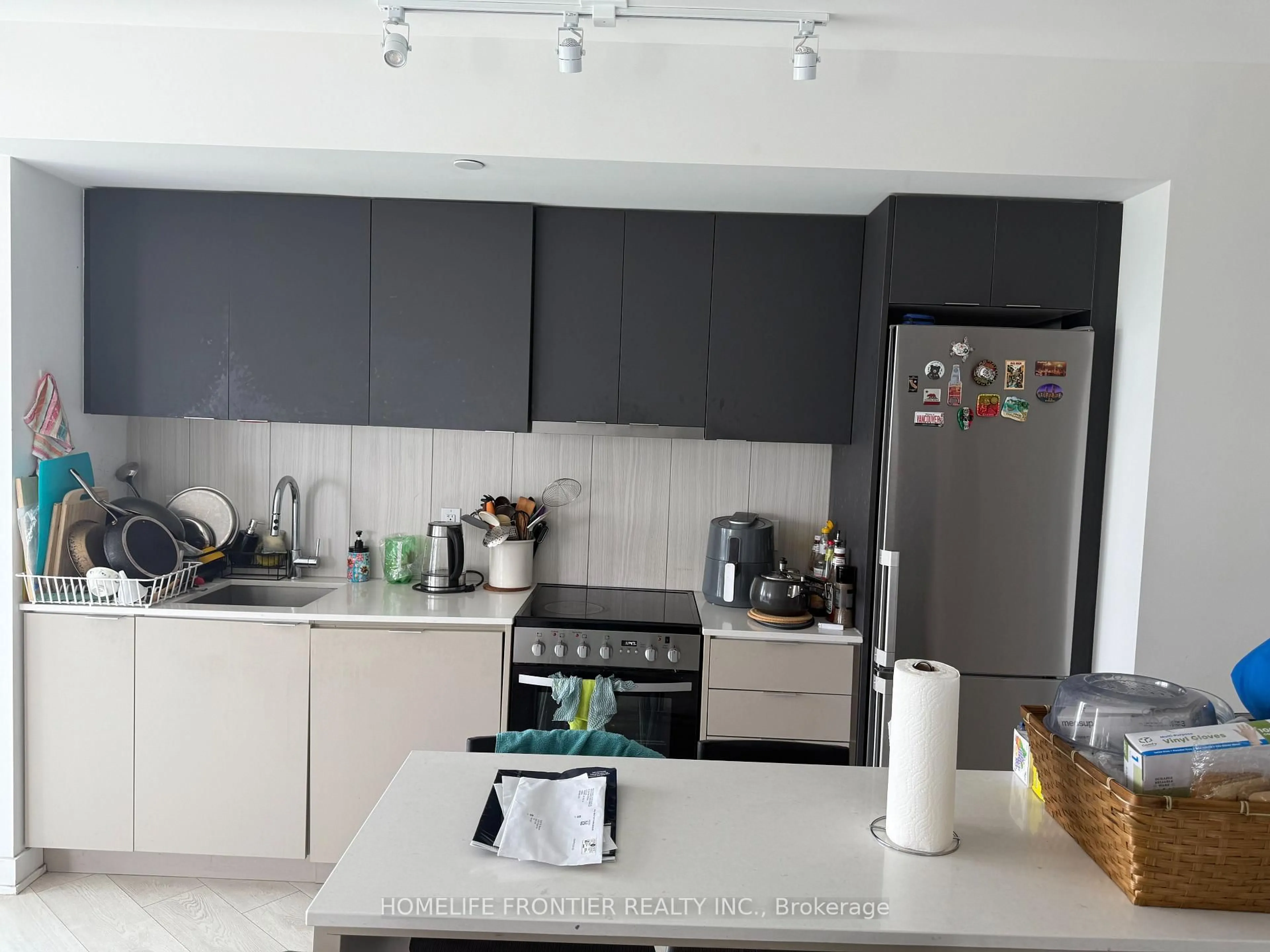 Standard kitchen, unknown for 8 Tippett Rd #1205, Toronto Ontario M3H 0E7