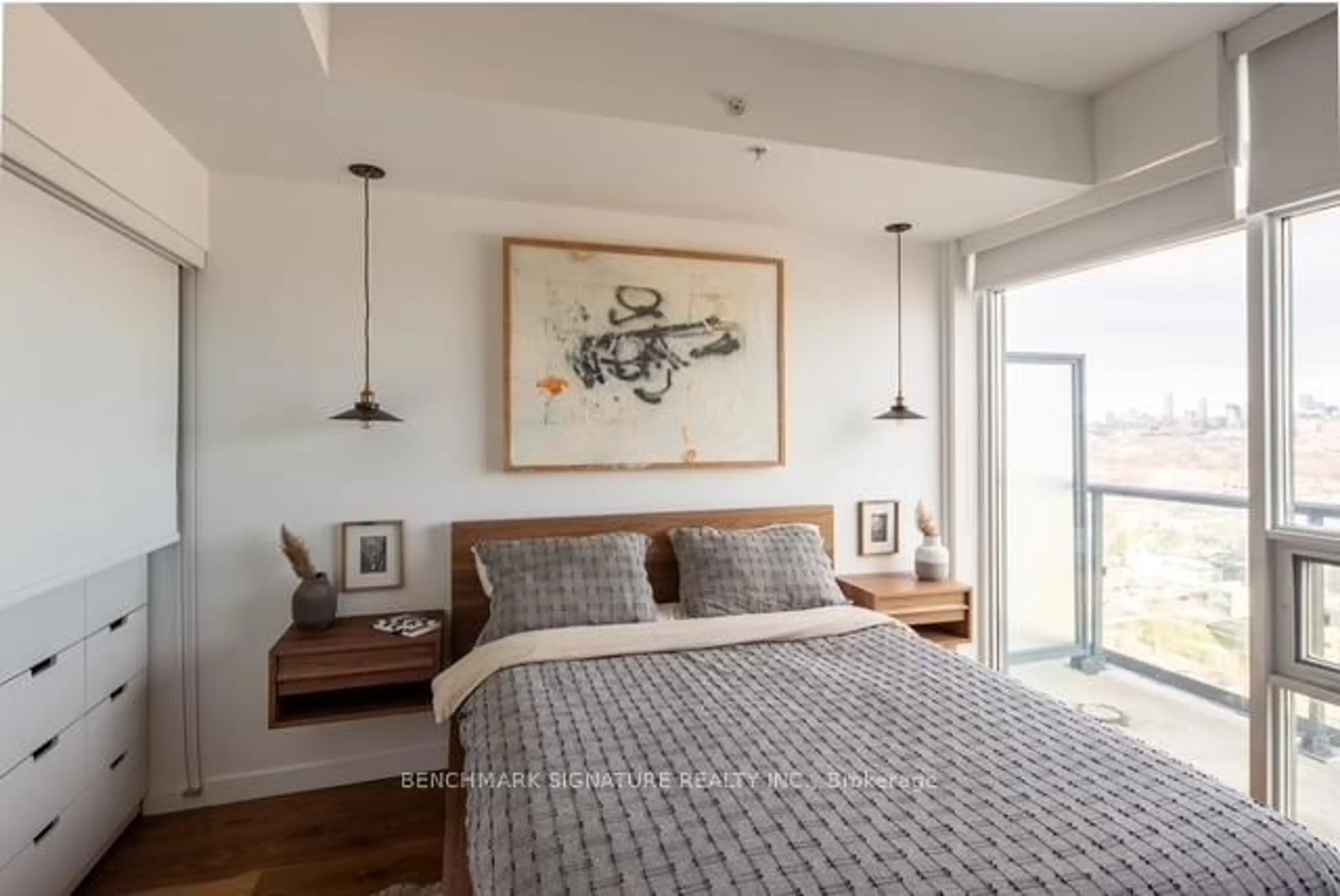 Bedroom with bed, unknown for 36 Lisgar St #PH17E, Toronto Ontario M6J 0C7
