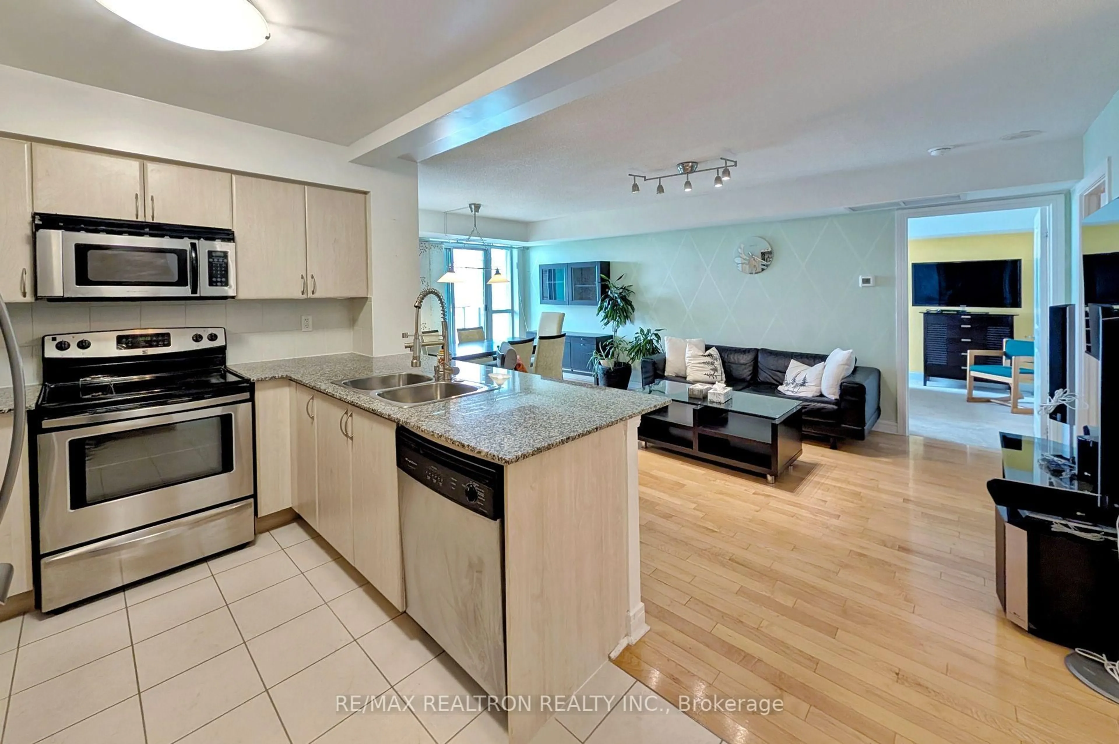 Open concept kitchen, unknown for 35 Bales Ave #916, Toronto Ontario M2N 7L7
