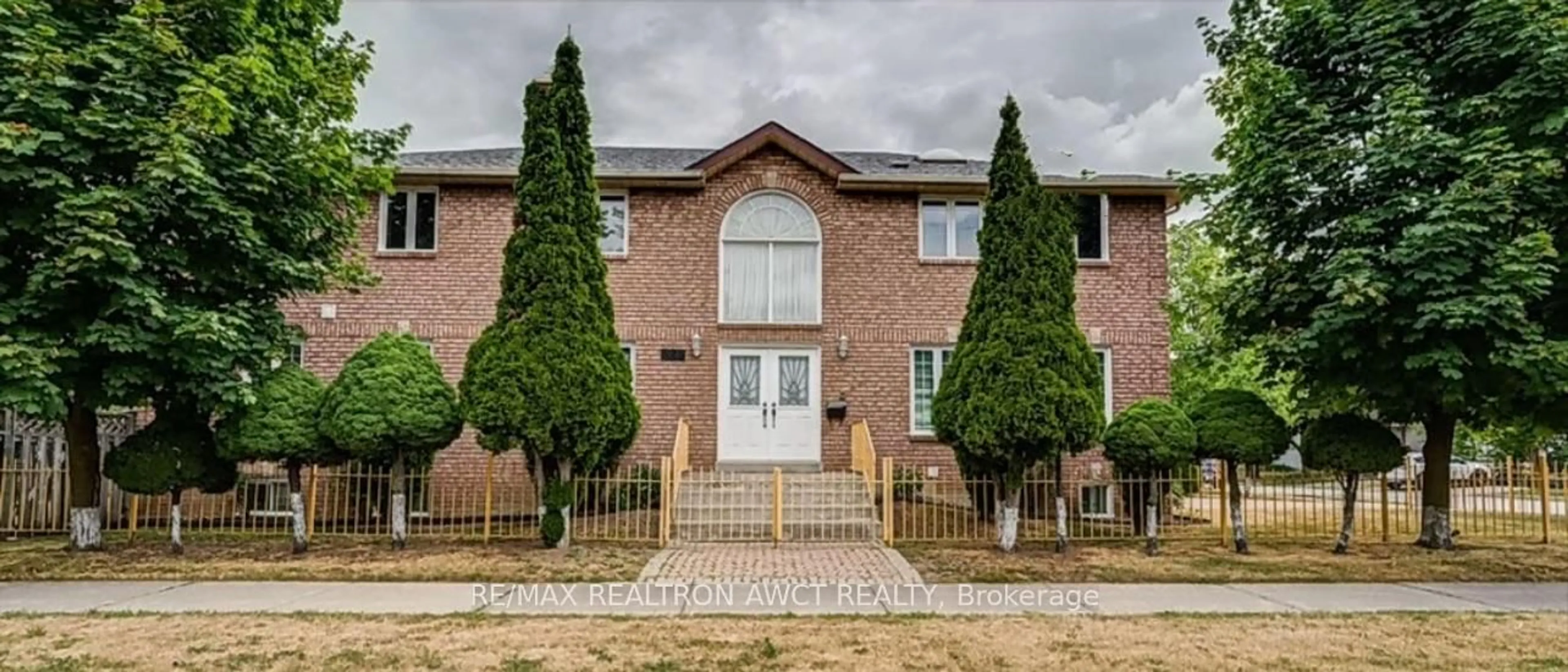 Home with brick exterior material, street for 325 Wilfred Ave, Toronto Ontario M2N 6H4