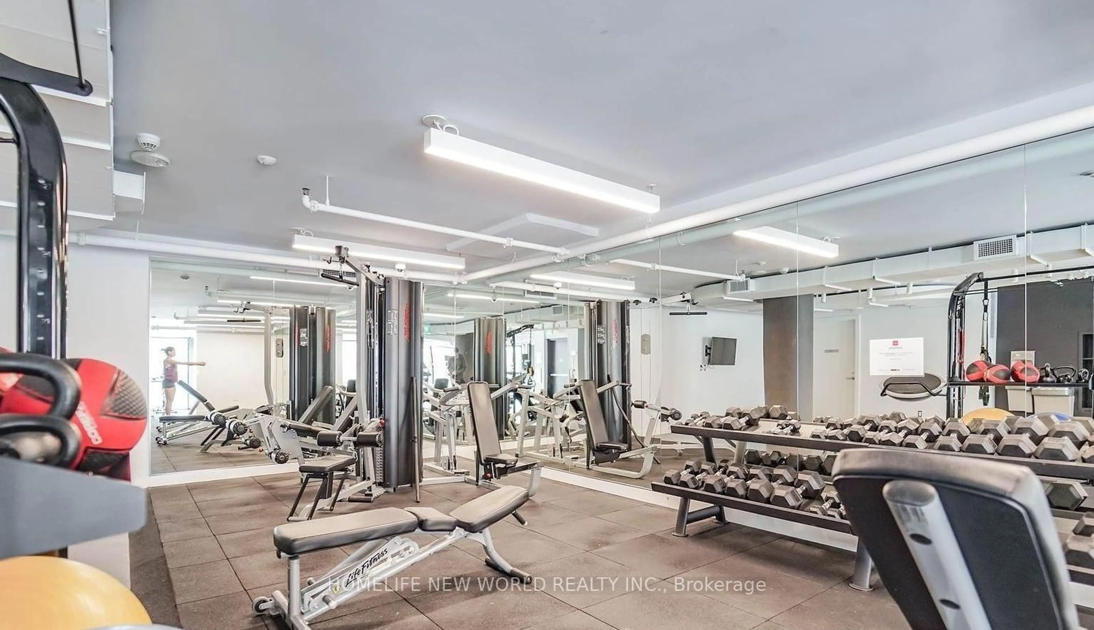 Gym or fitness room for 203 College St #1408, Toronto Ontario M5T 1P9