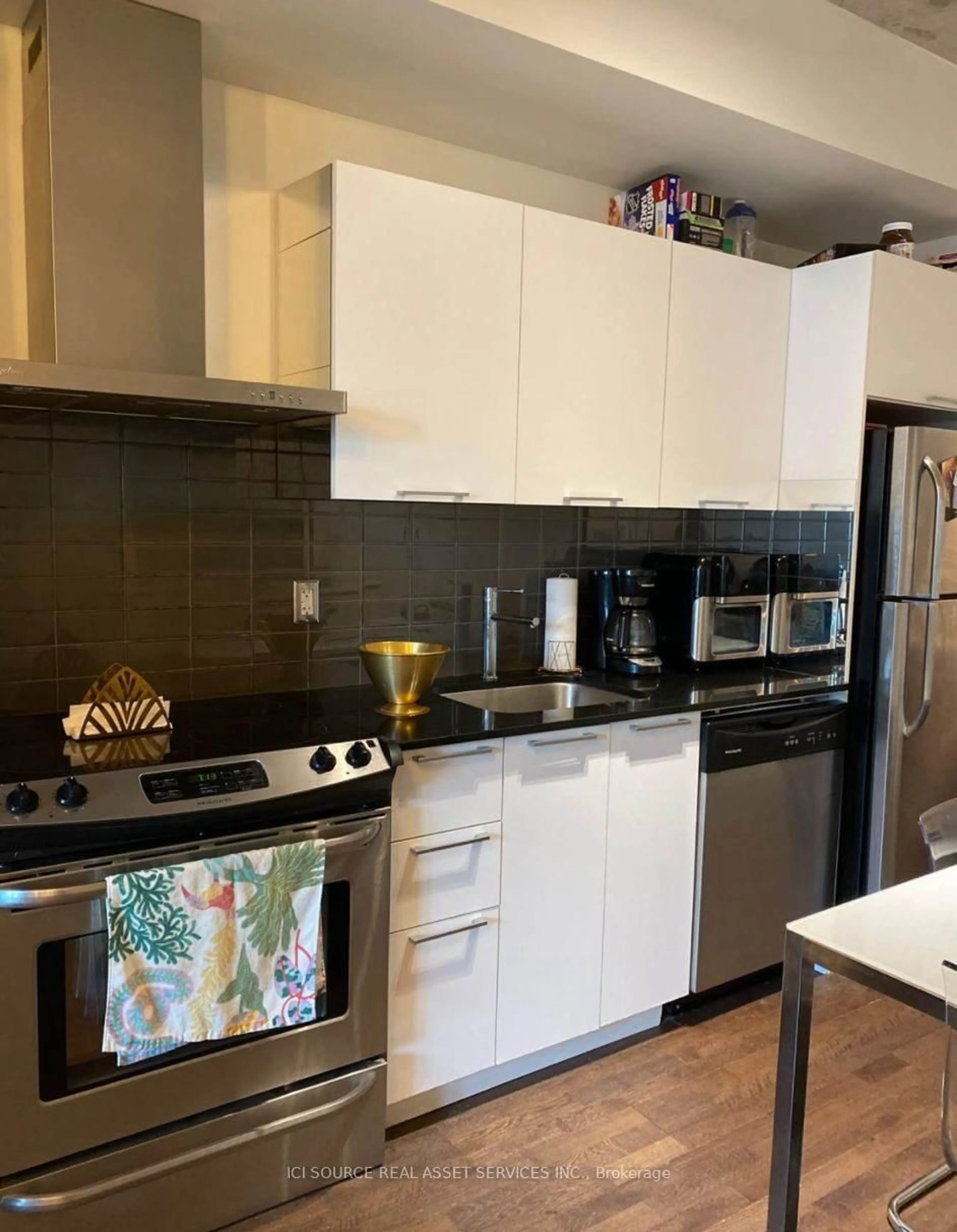 Unknown for 650 King St #804, Toronto Ontario M5V 0H6
