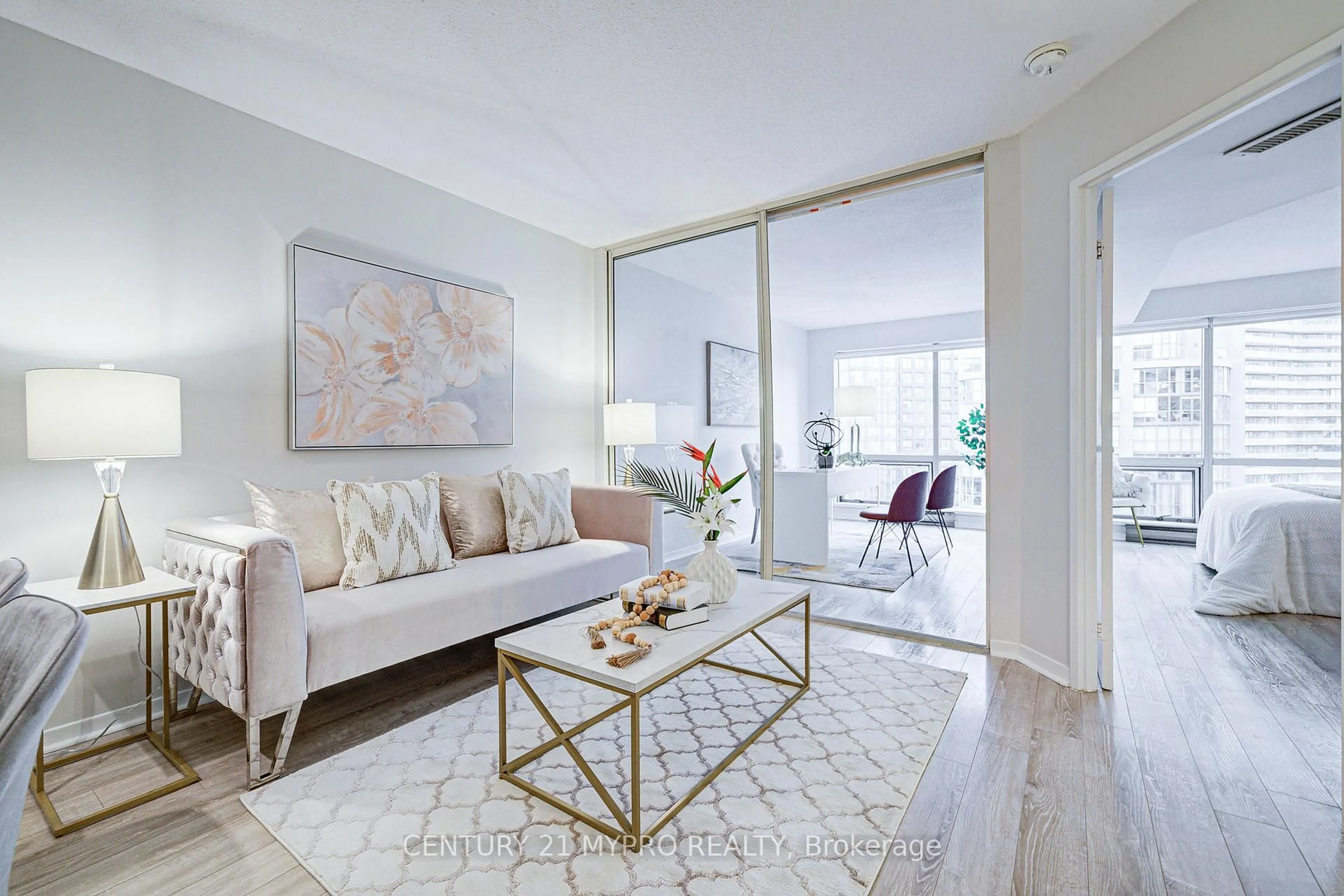 Living room with furniture, unknown for 1001 Bay St #2510, Toronto Ontario M5S 3A6
