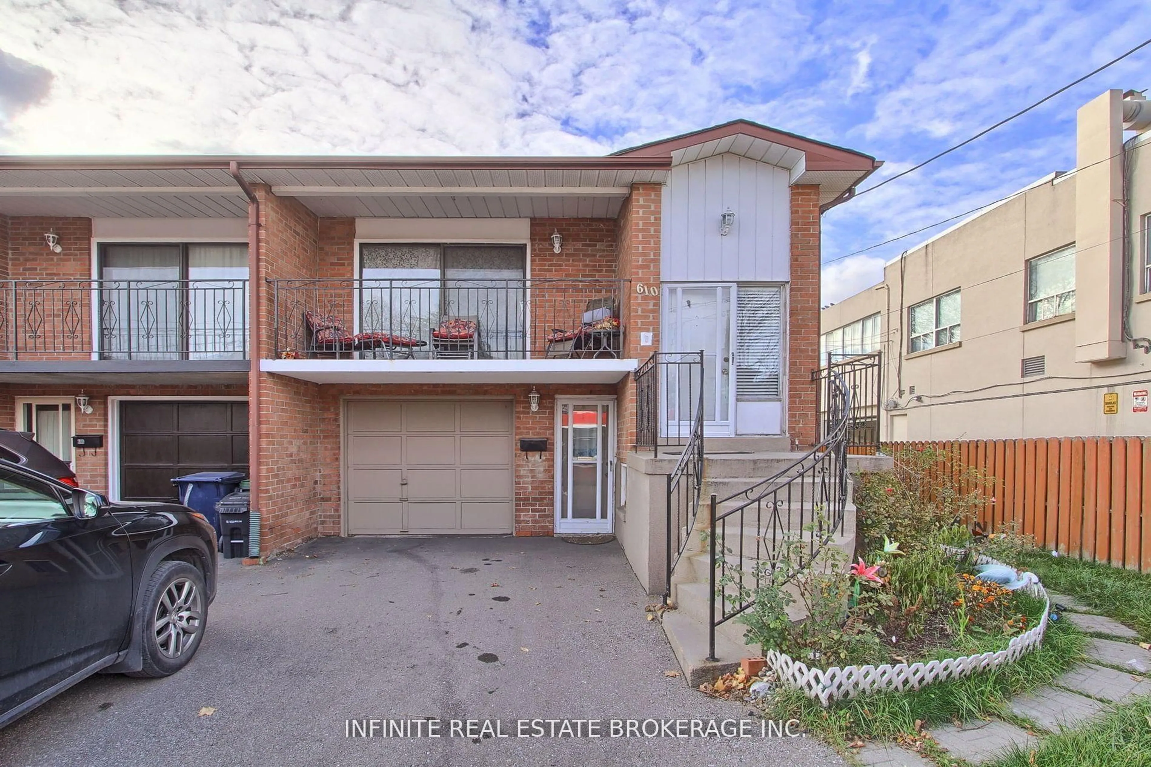 Unknown for 610 Vaughan Rd, Toronto Ontario M6C 2R5