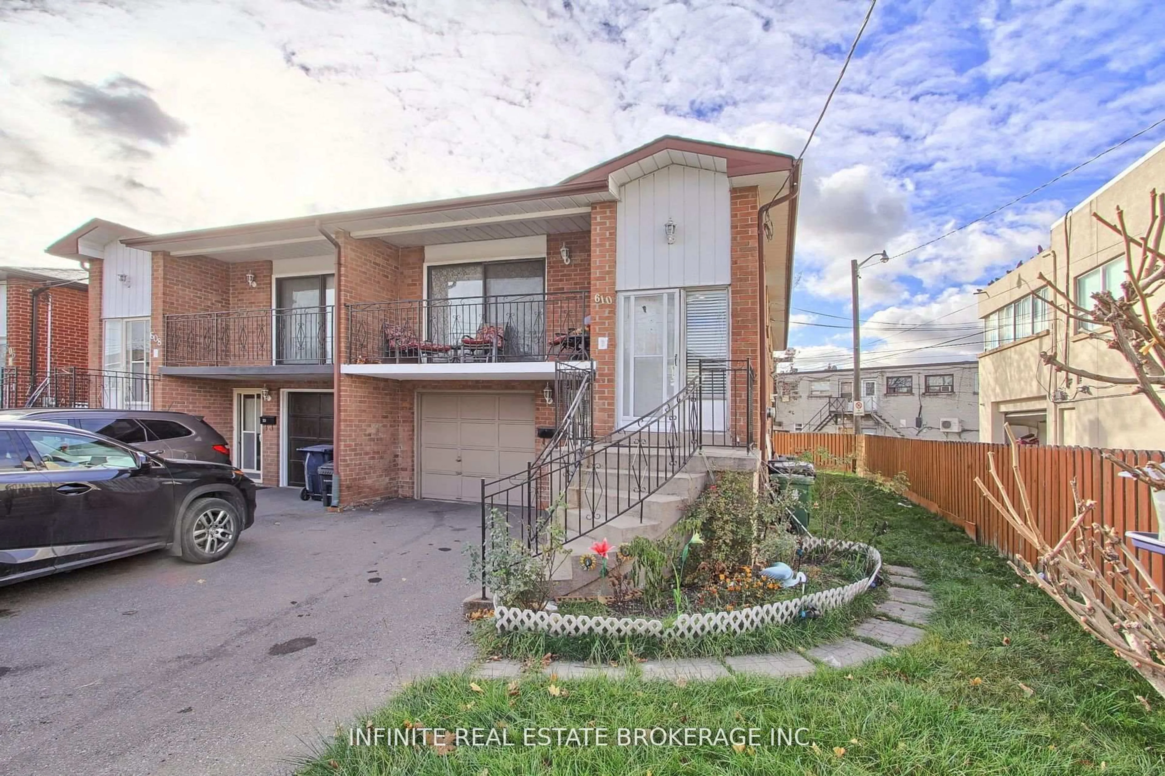 A pic from outside/outdoor area/front of a property/back of a property/a pic from drone, street for 610 Vaughan Rd, Toronto Ontario M6C 2R5
