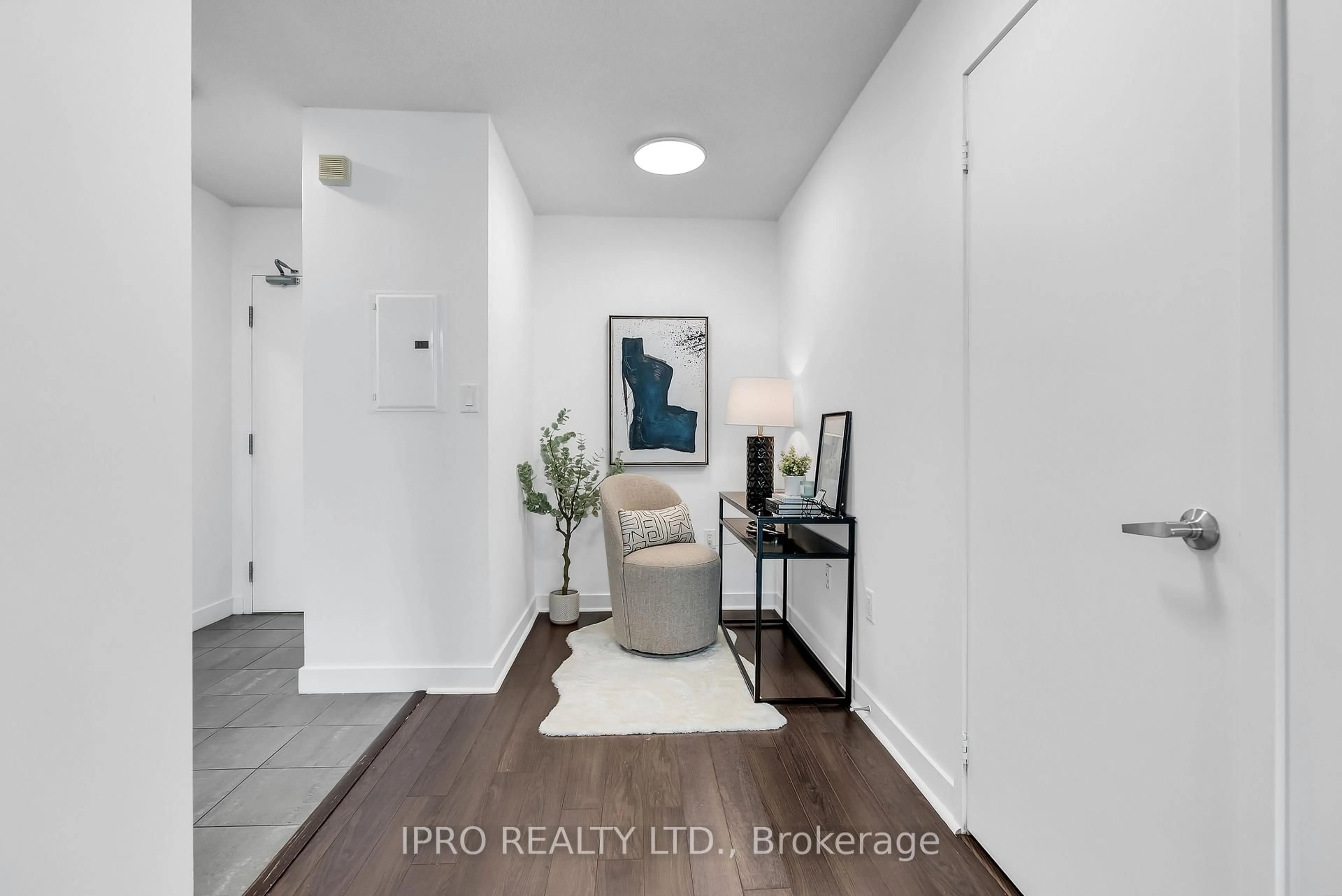 Indoor entryway for 11 Brunel Crt #2903, Toronto Ontario M5V 3Y3