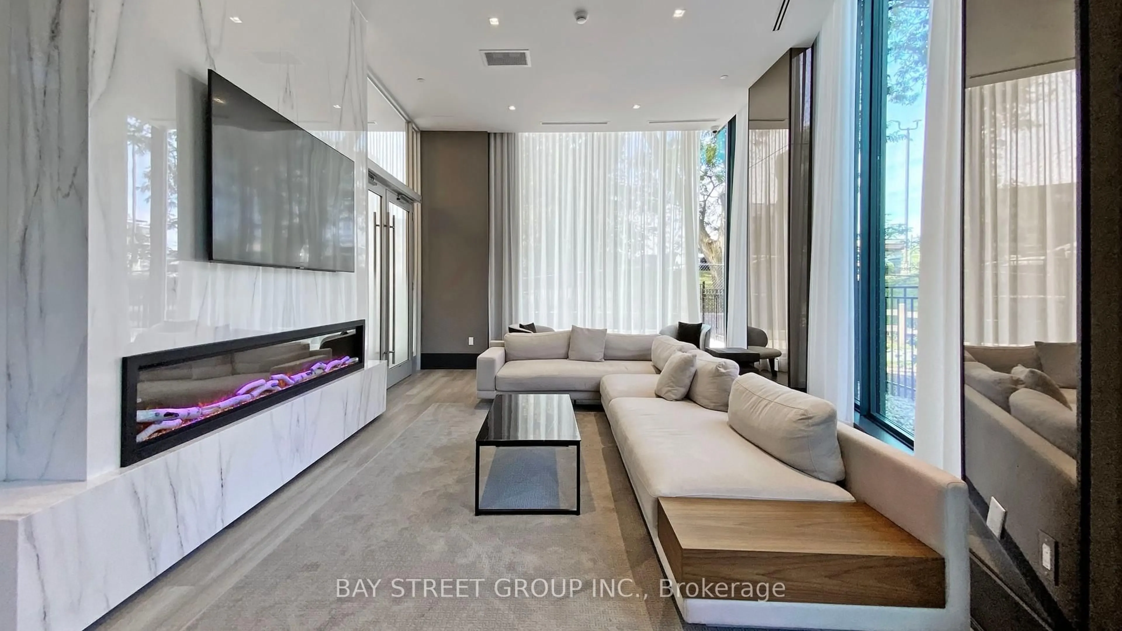 Lobby for 250 Lawrence Ave #320, Toronto Ontario M5M 1B2