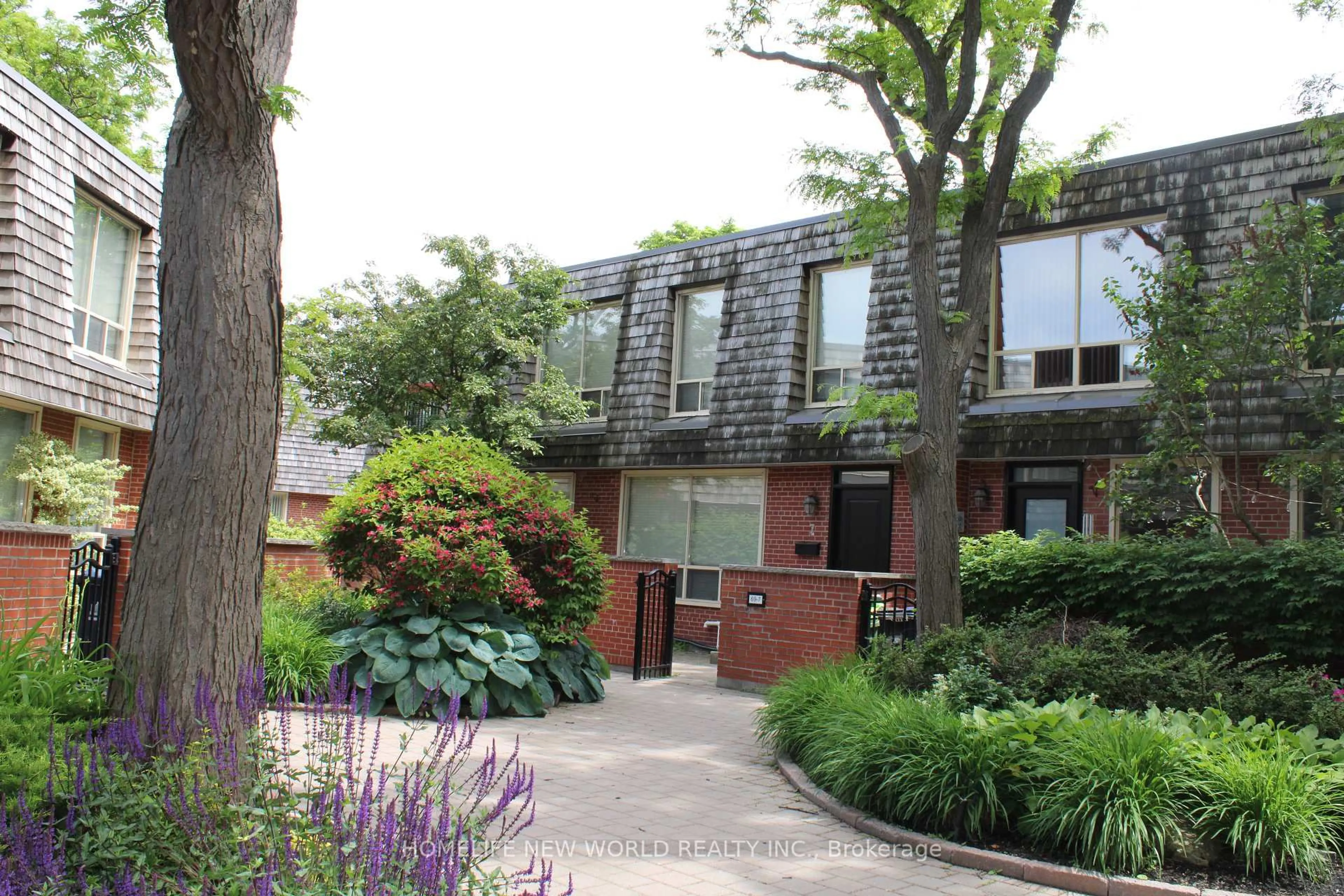 Unknown for 69 Upper Canada Dr #7, Toronto Ontario M2P 2A2