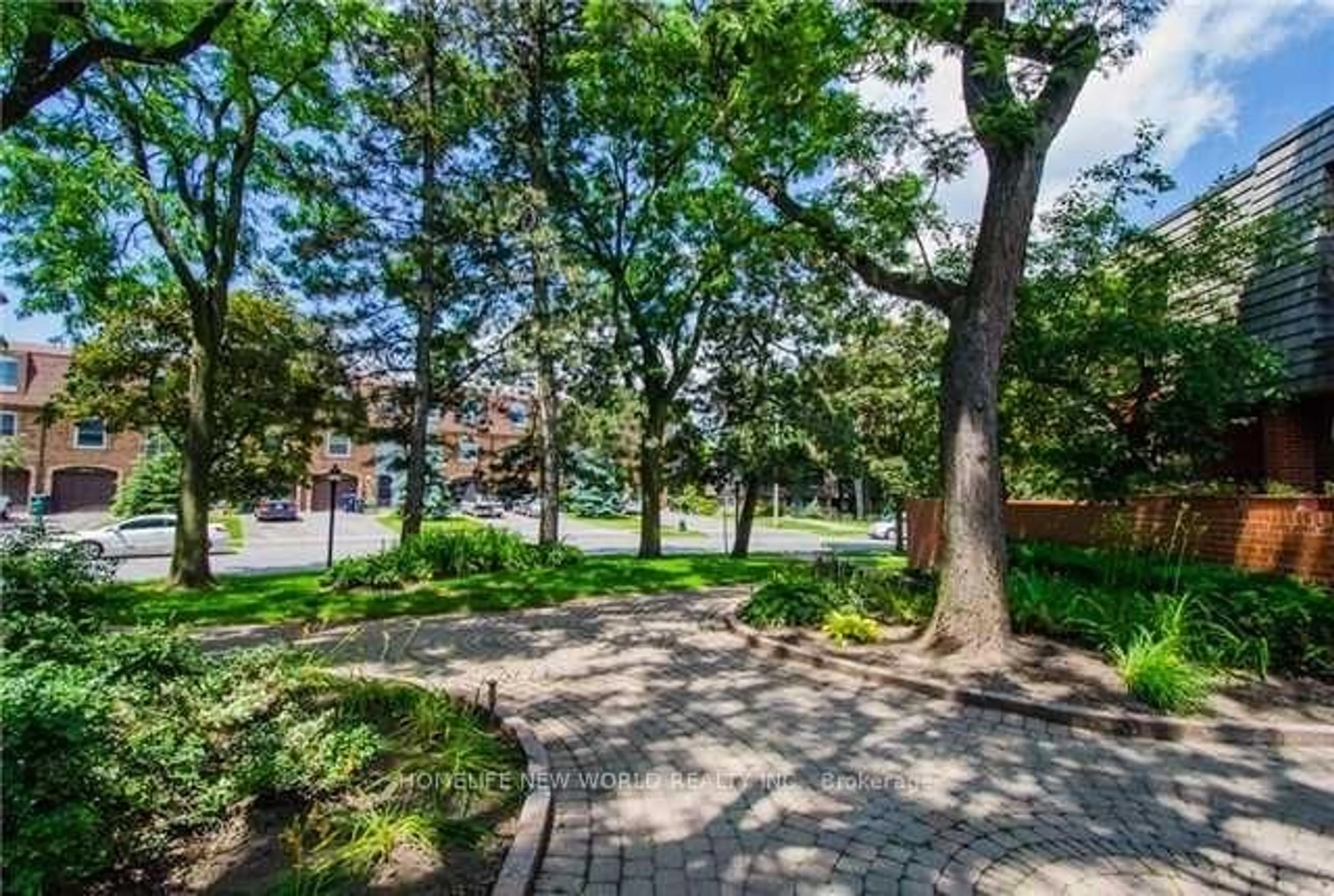 Unknown for 69 Upper Canada Dr #7, Toronto Ontario M2P 2A2