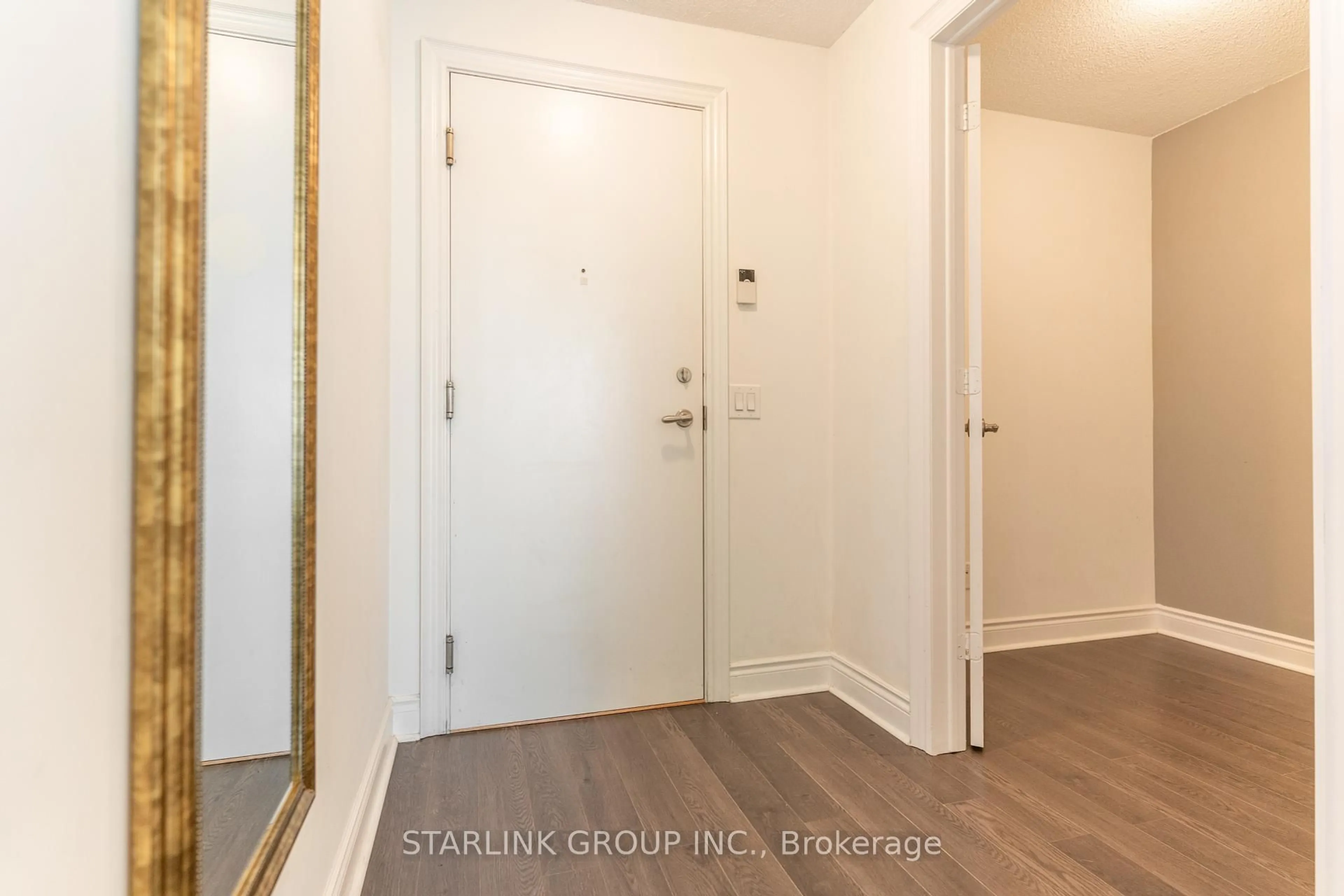 Indoor entryway for 25 Greenview Ave #2224, Toronto Ontario M2M 1R2