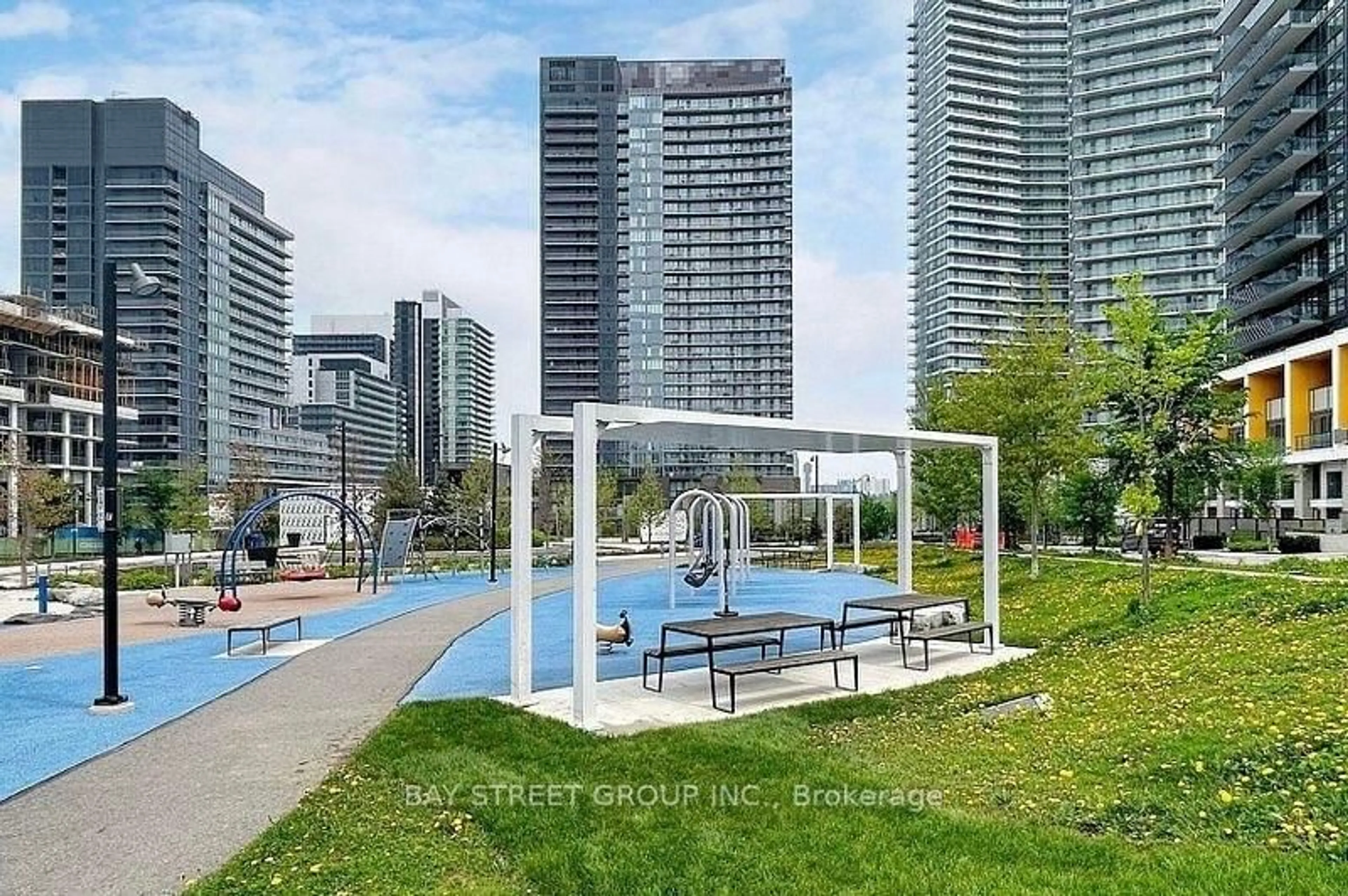 Pool for 27 McMahon Dr #1507, Toronto Ontario M2K 0J2