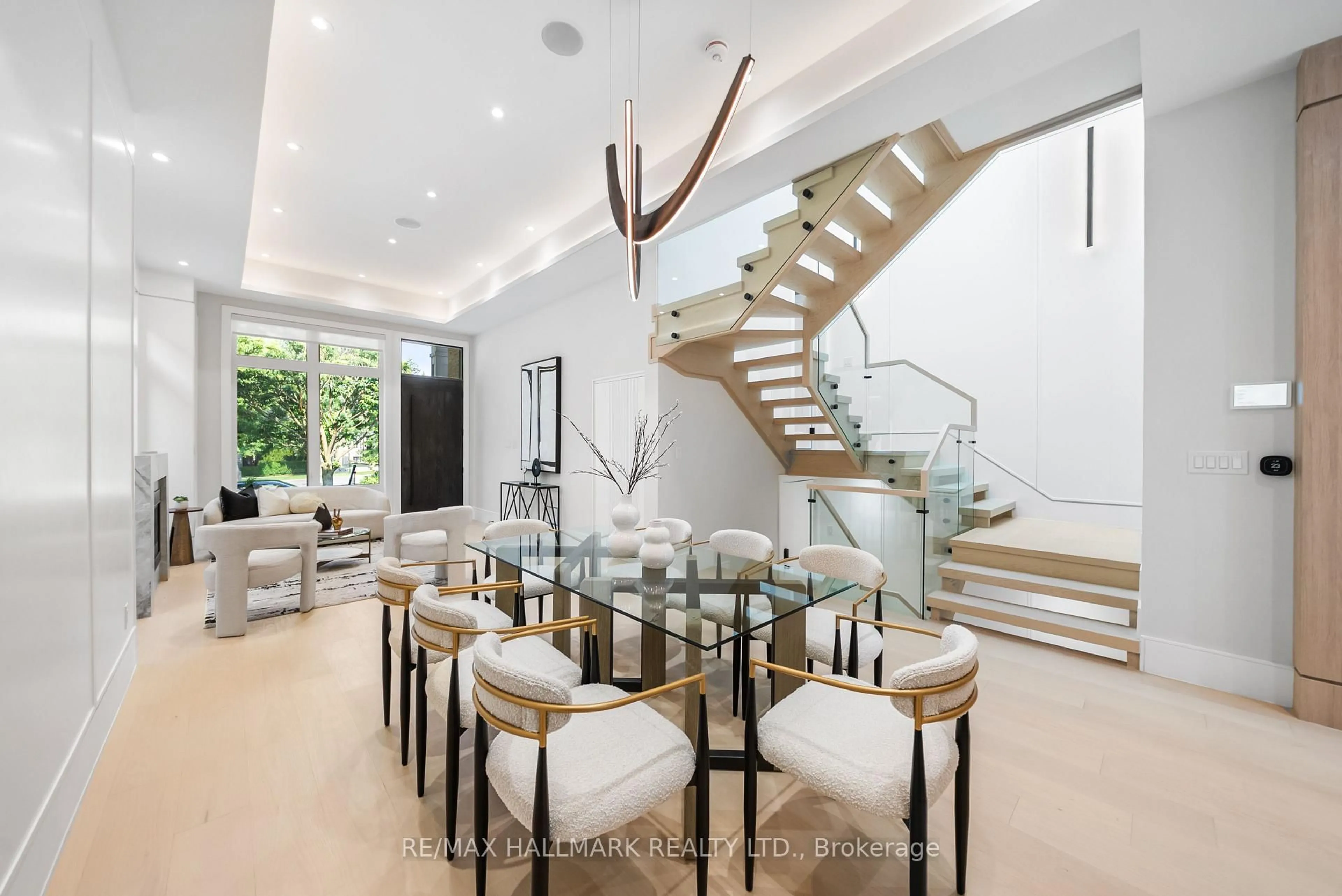 Unknown for 112 Randolph Rd, Toronto Ontario M4G 3R9