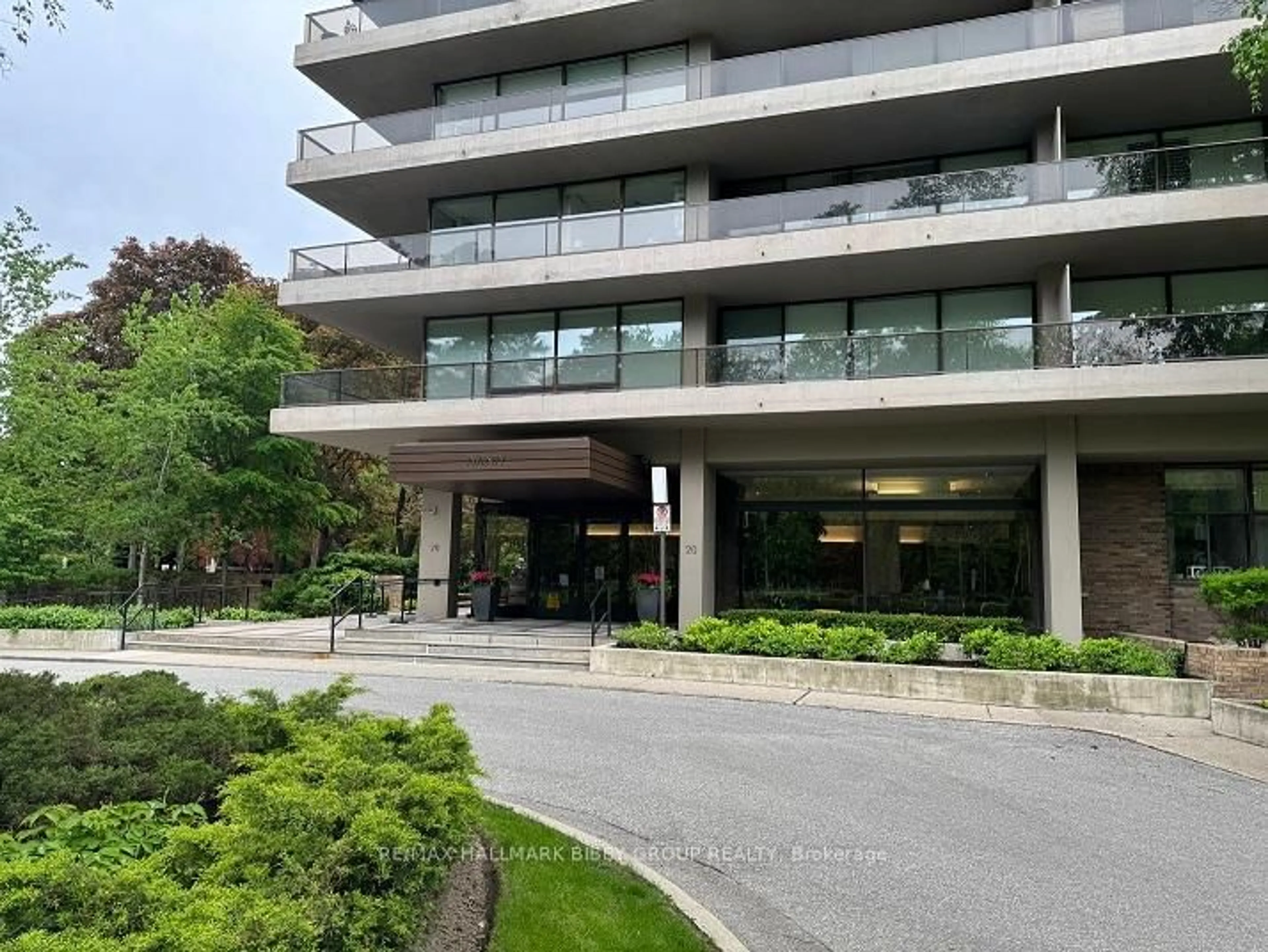 Indoor foyer for 20 Avoca Ave #601, Toronto Ontario M4T 2B8