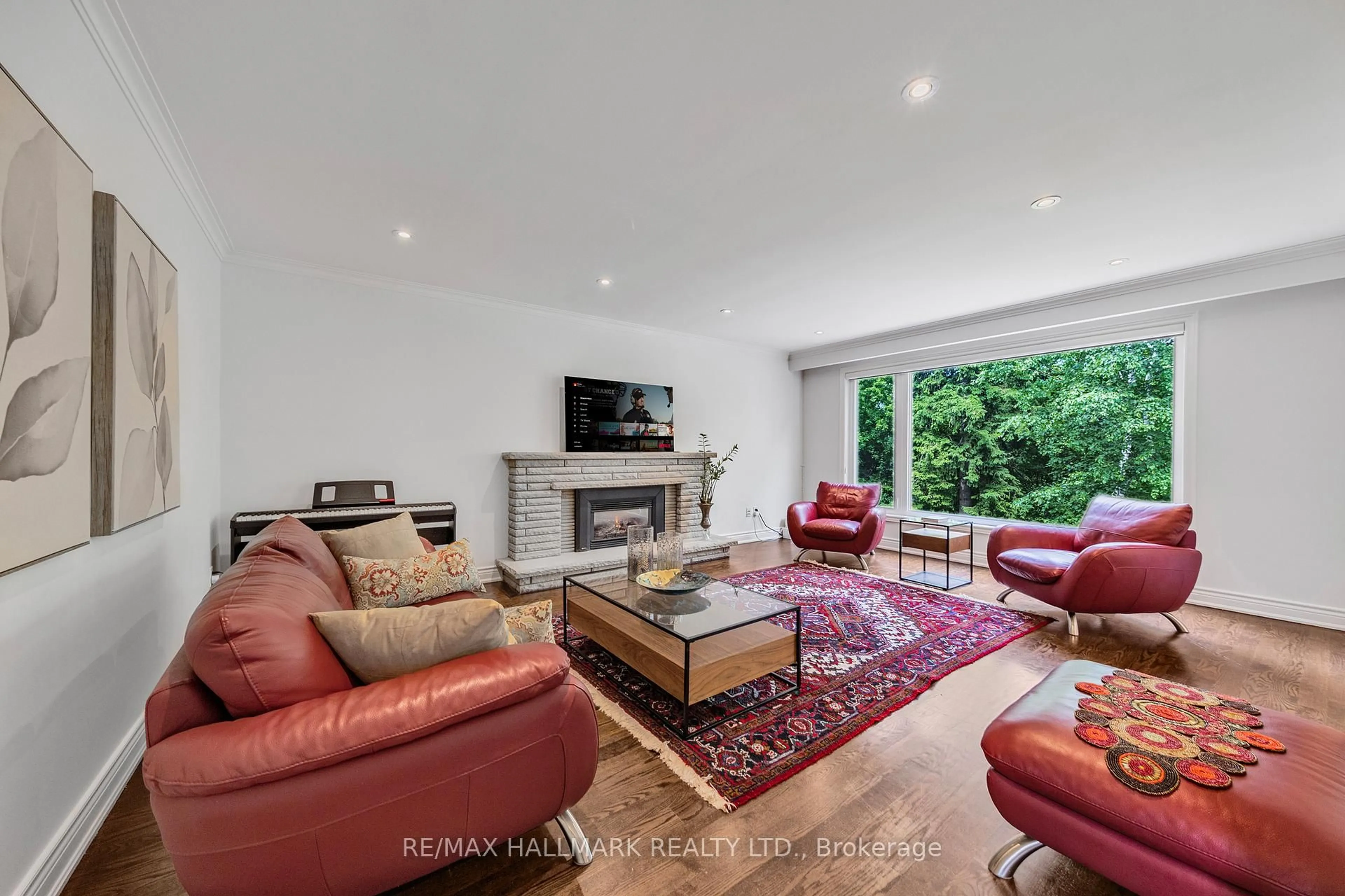 Living room with furniture, unknown for 117 Banstock Dr, Toronto Ontario M2K 2H7
