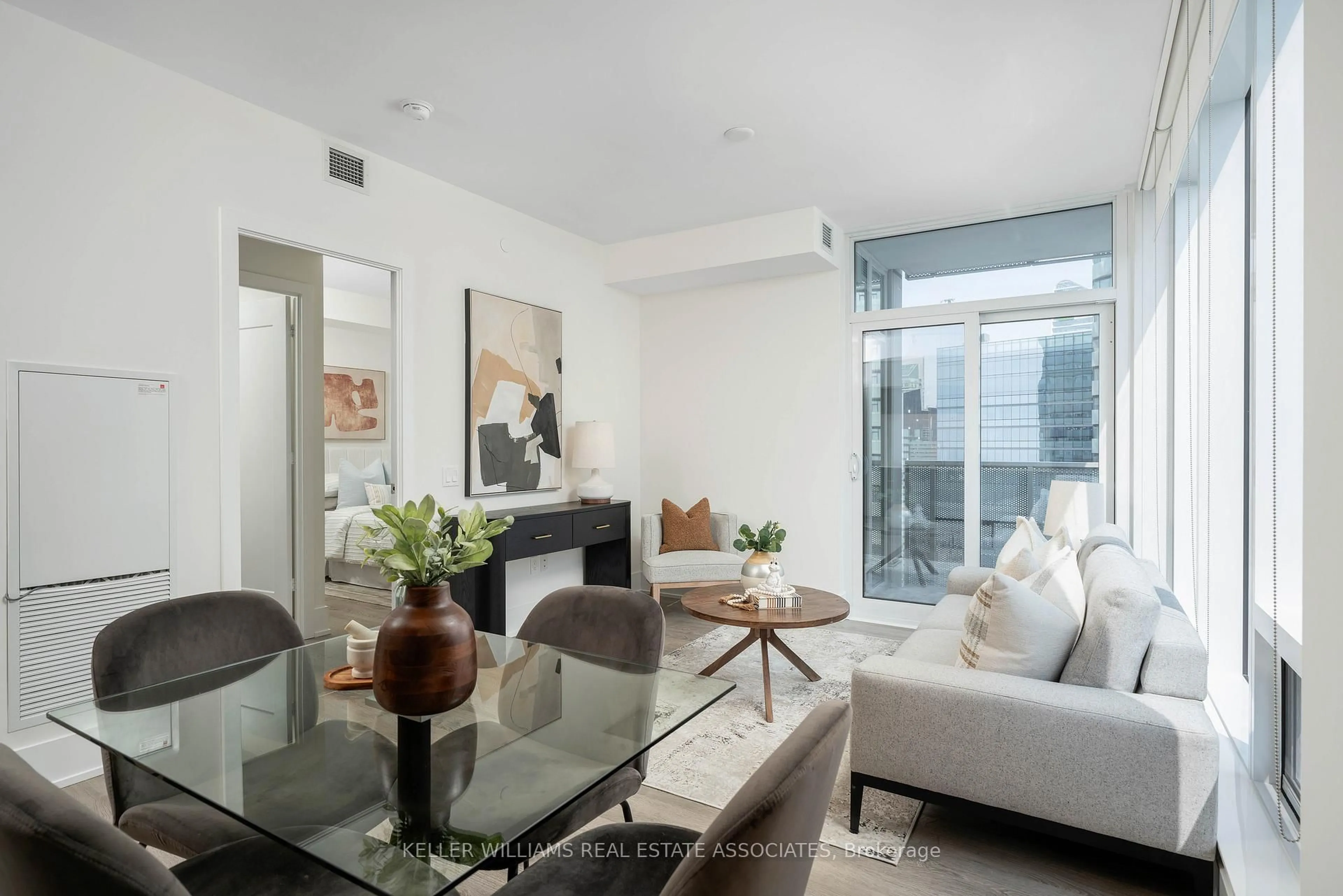 Living room with furniture, unknown for 10 York St #4603, Toronto Ontario M5J 0E1