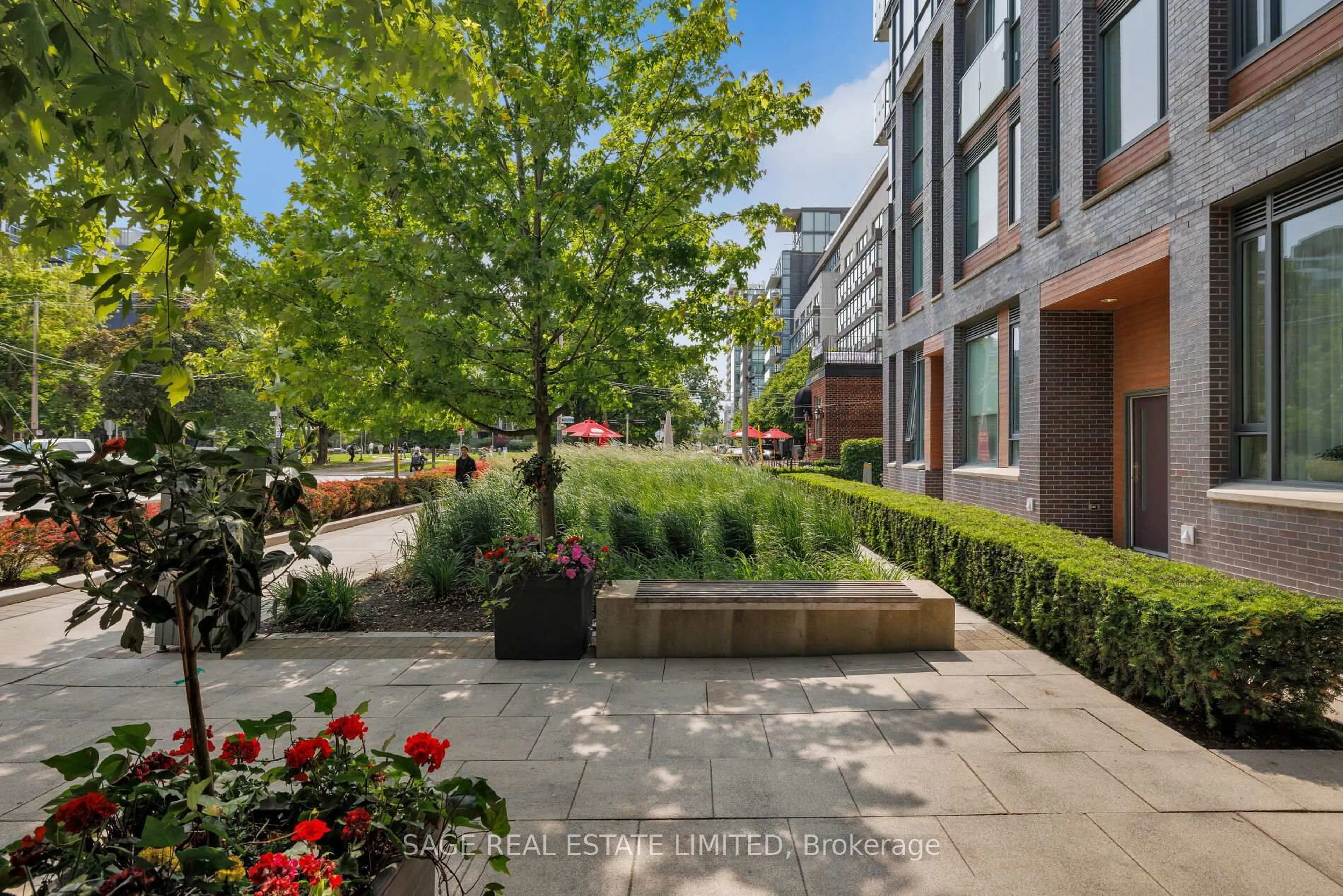 Patio, street for 508 Wellington St #703, Toronto Ontario M5V 0K8