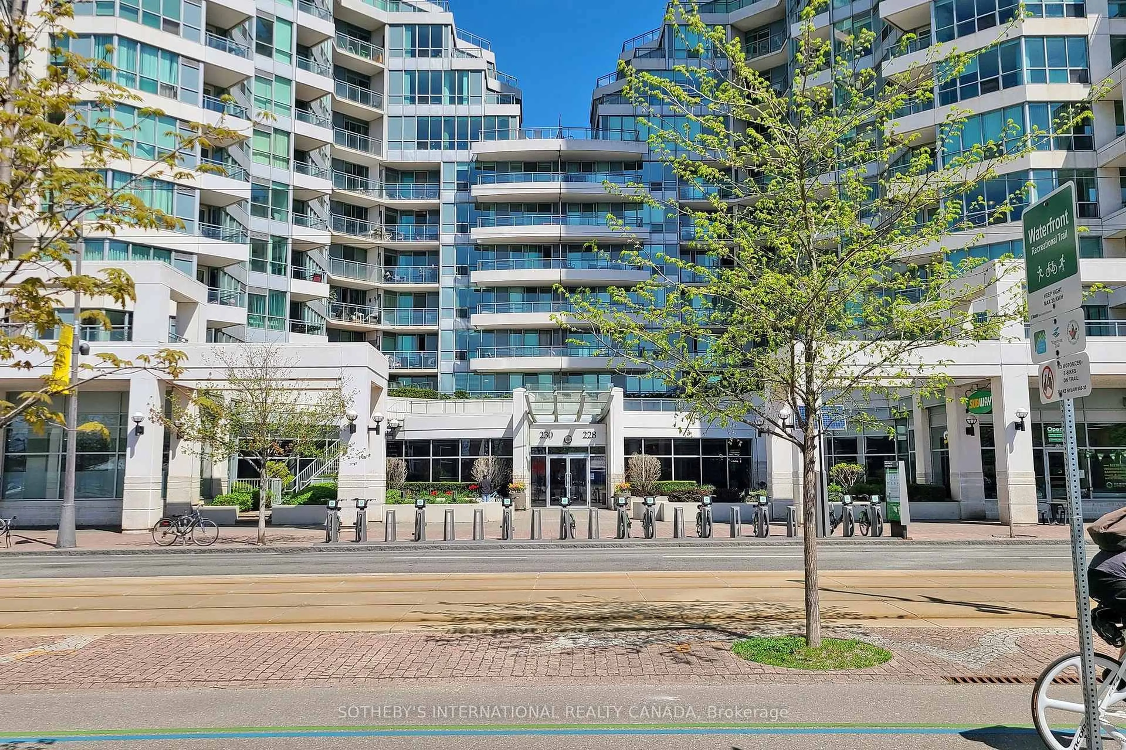Unknown for 228 Queens Quay #1005, Toronto Ontario M5J 2X1