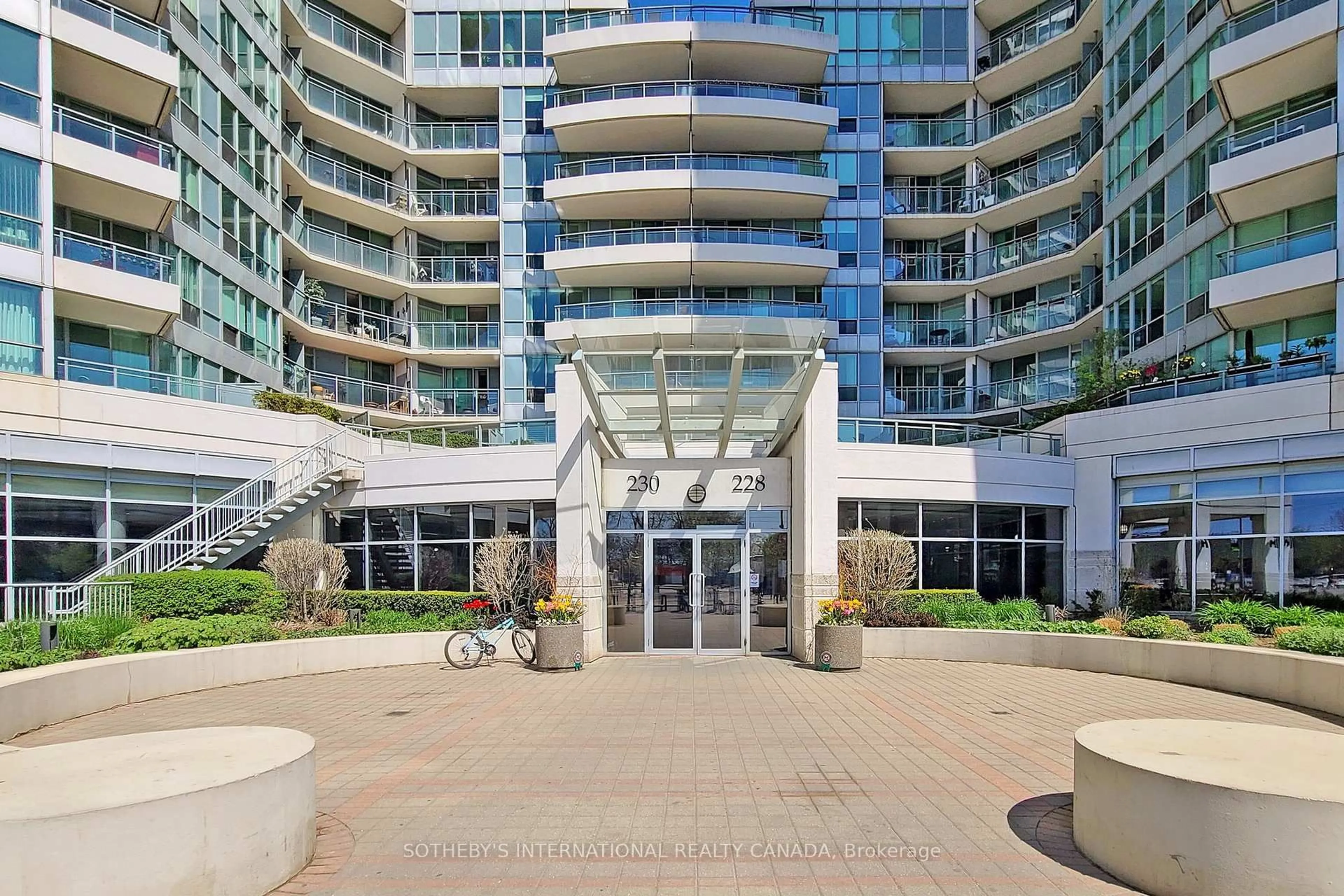 Indoor foyer for 228 Queens Quay #1005, Toronto Ontario M5J 2X1