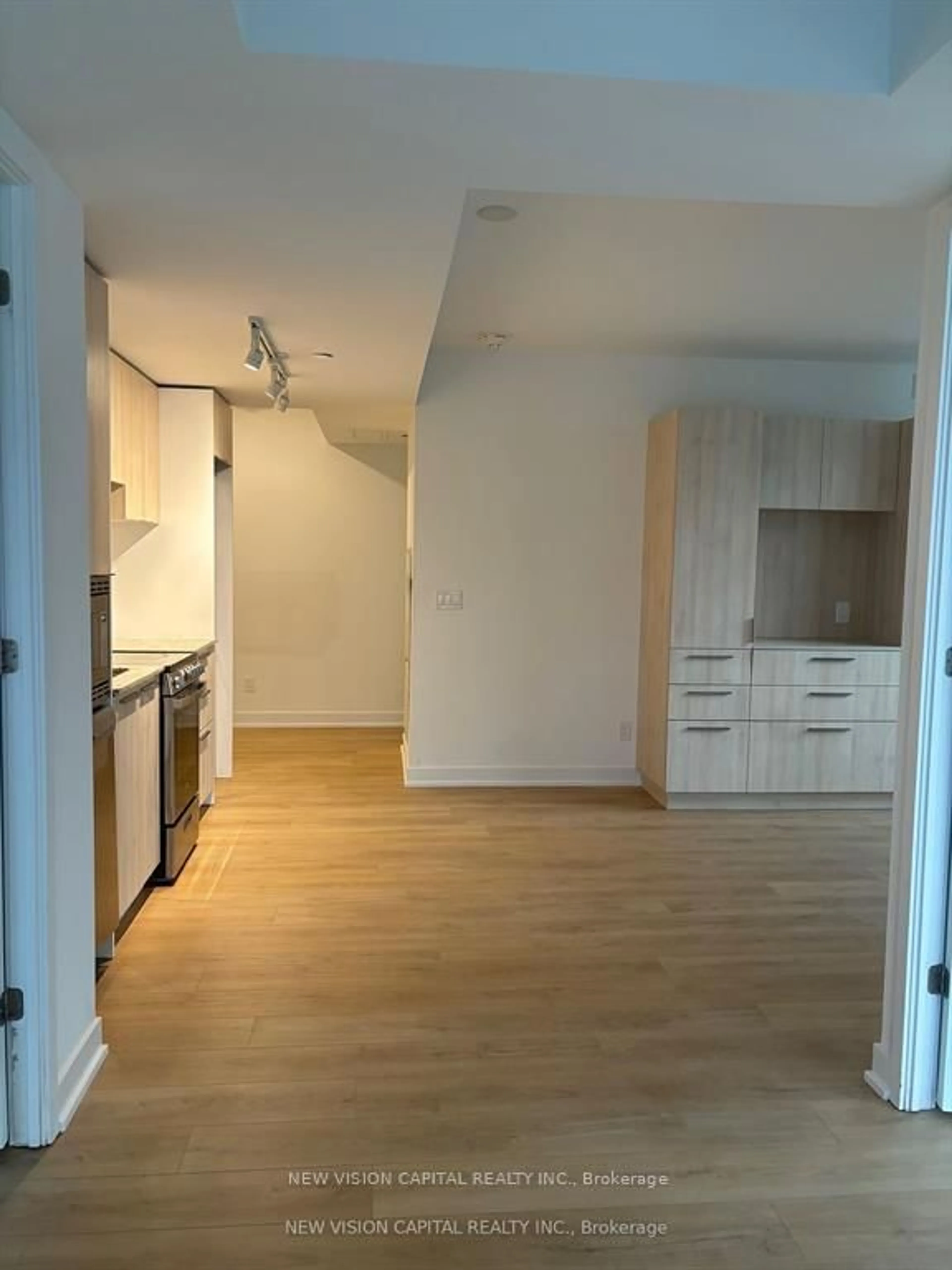 A pic of a room for 501 YONGE St #1205, Toronto Ontario M4Y 0G8