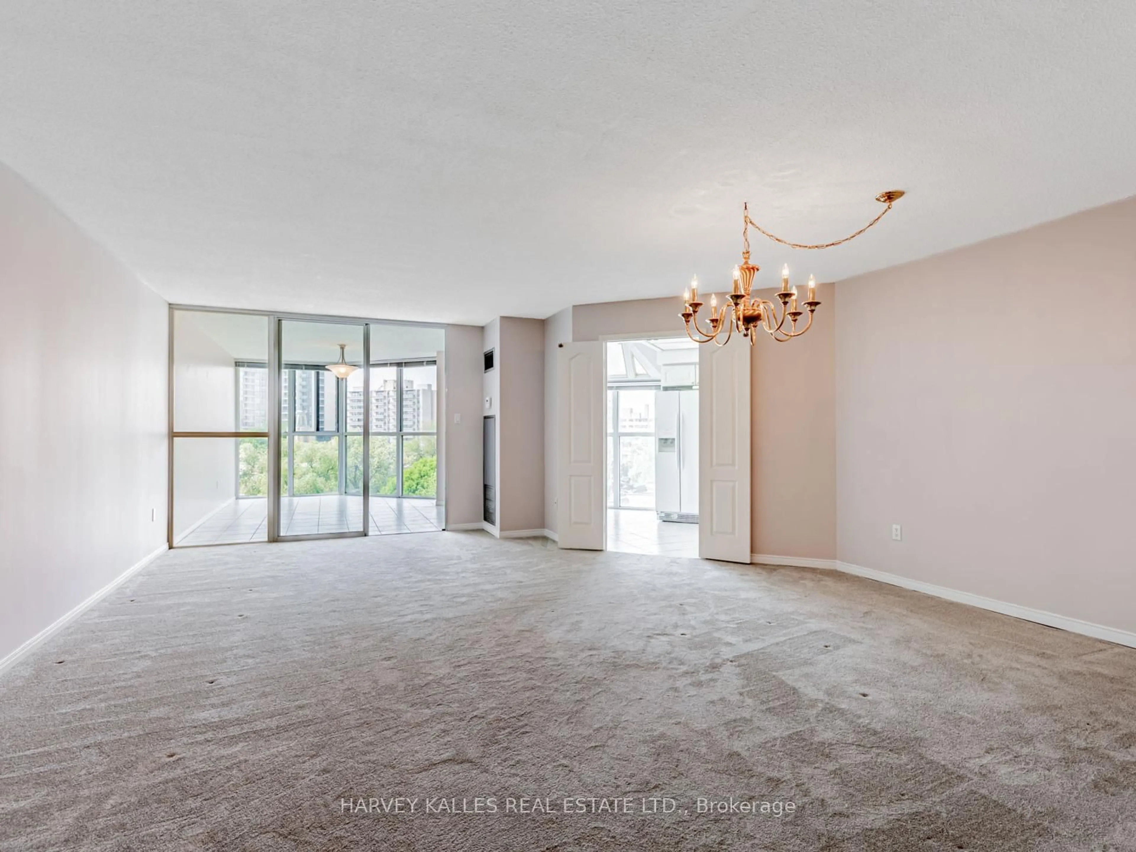 Indoor foyer for 10 Tichester Rd #802, Toronto Ontario M5P 3M4