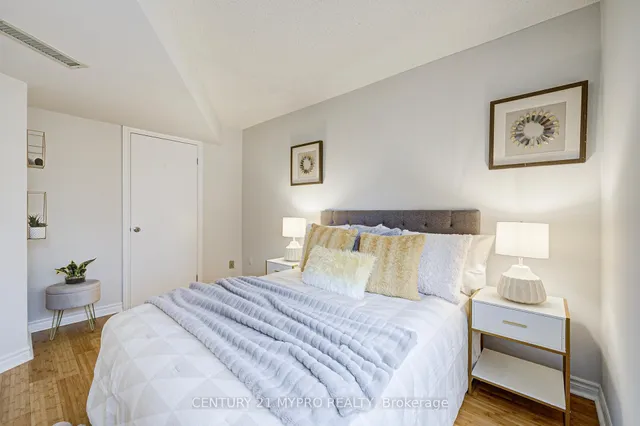Additional property image - 1001 Bay St Unit 1506