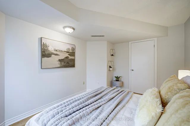 Additional property image - 1001 Bay St Unit 1506