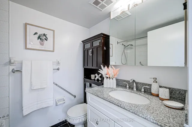 Additional property image - 1001 Bay St Unit 1506