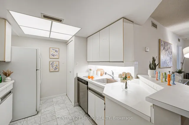 Additional property image - 1001 Bay St Unit 1506