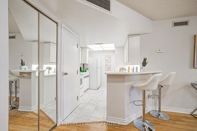 Additional property image - 1001 Bay St Unit 1506