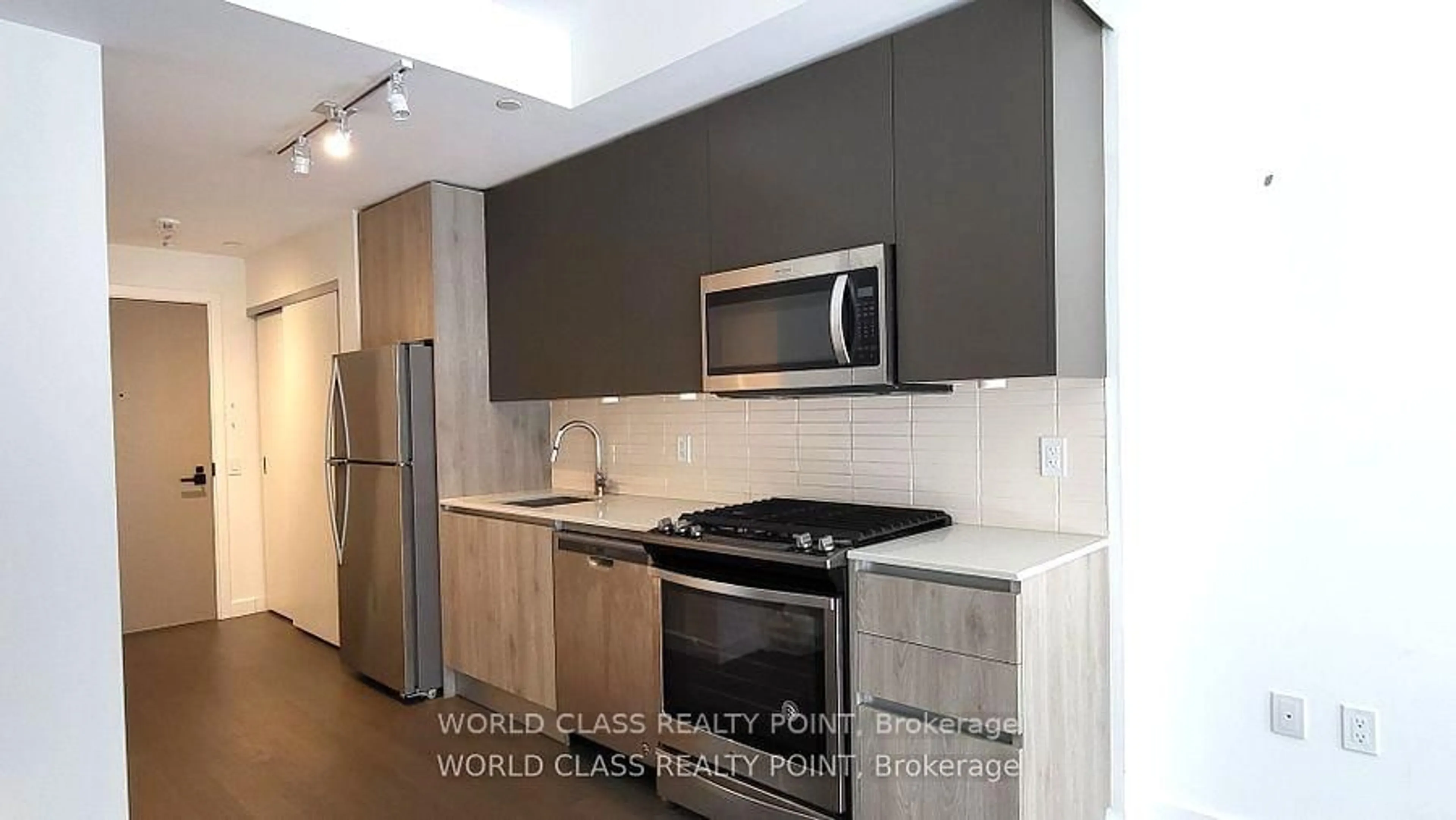 Standard kitchen, unknown for 2A Church St #504, Toronto Ontario M5E 0E1