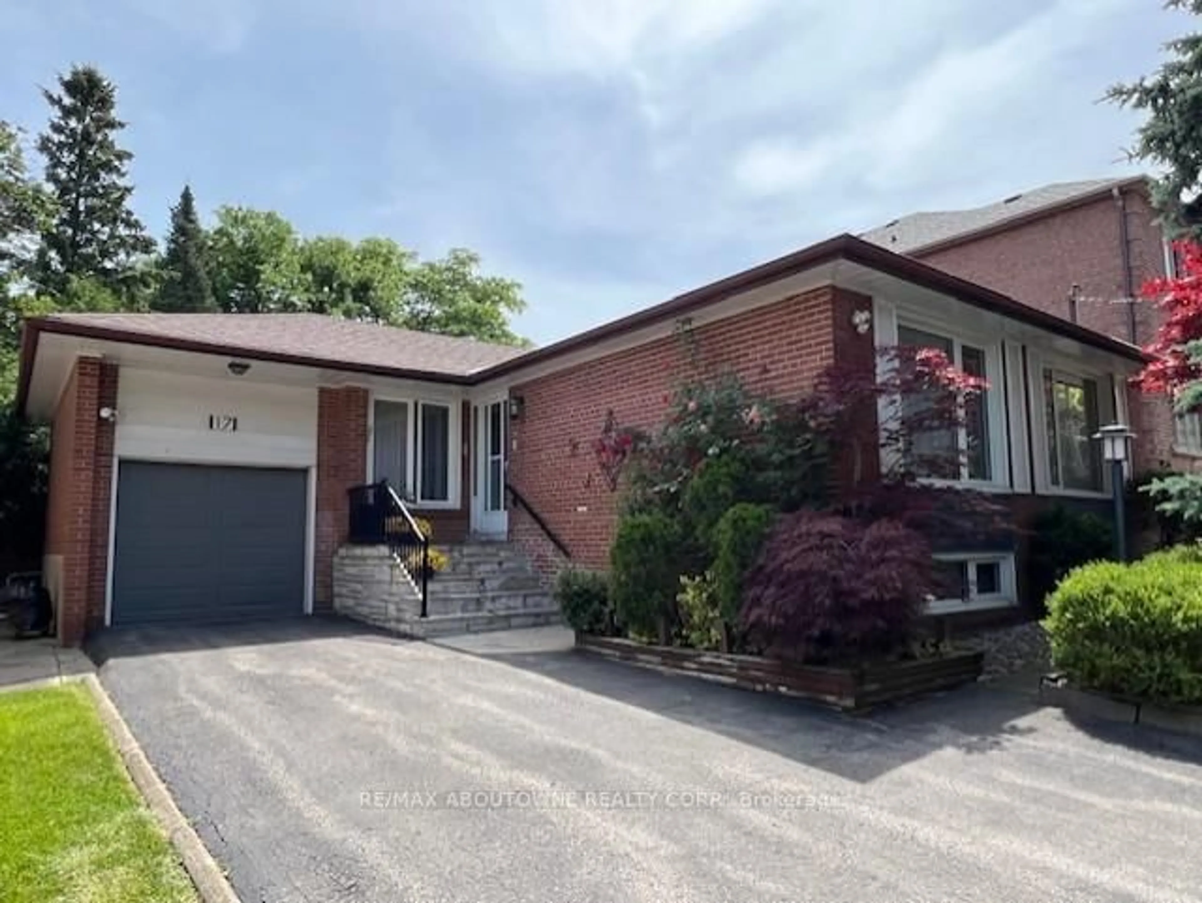 Home with brick exterior material, street for 17 Maureen Dr, Toronto Ontario M2K 1J7