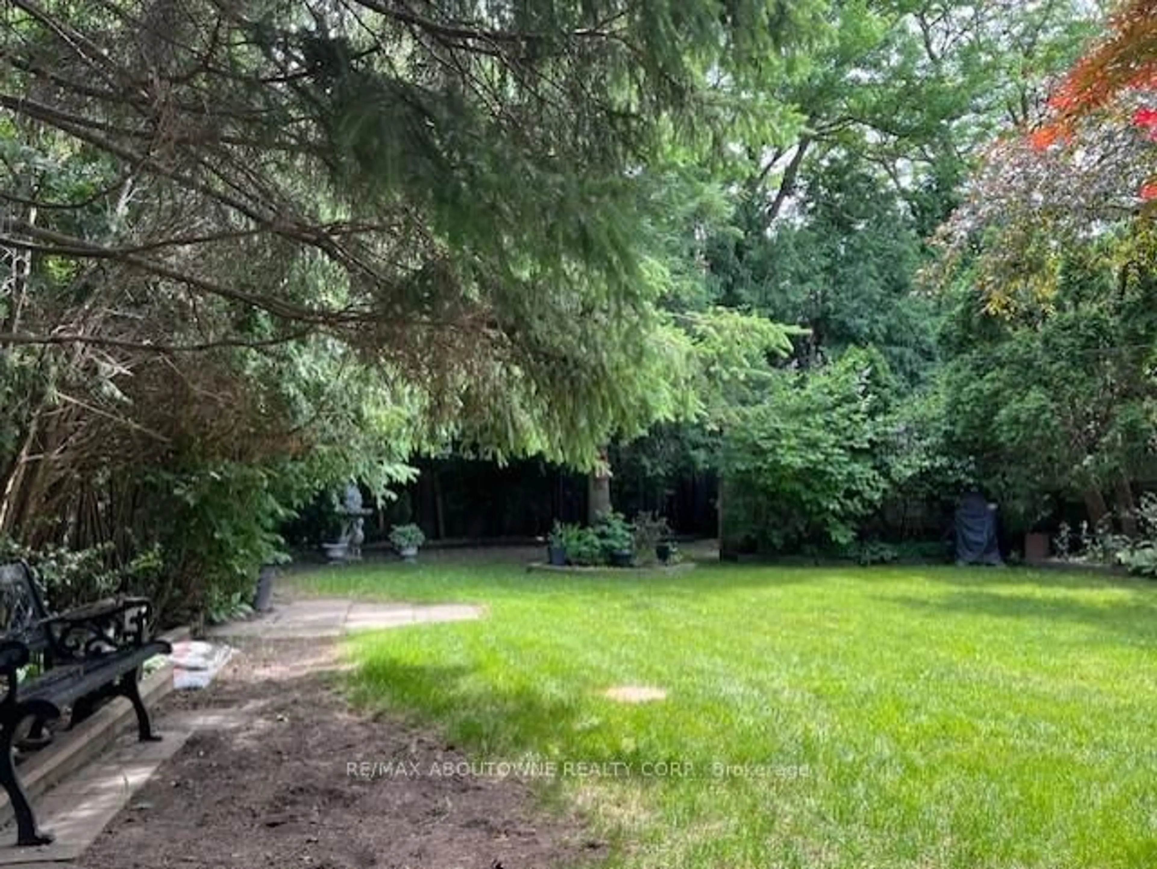 Unknown for 17 Maureen Dr, Toronto Ontario M2K 1J7