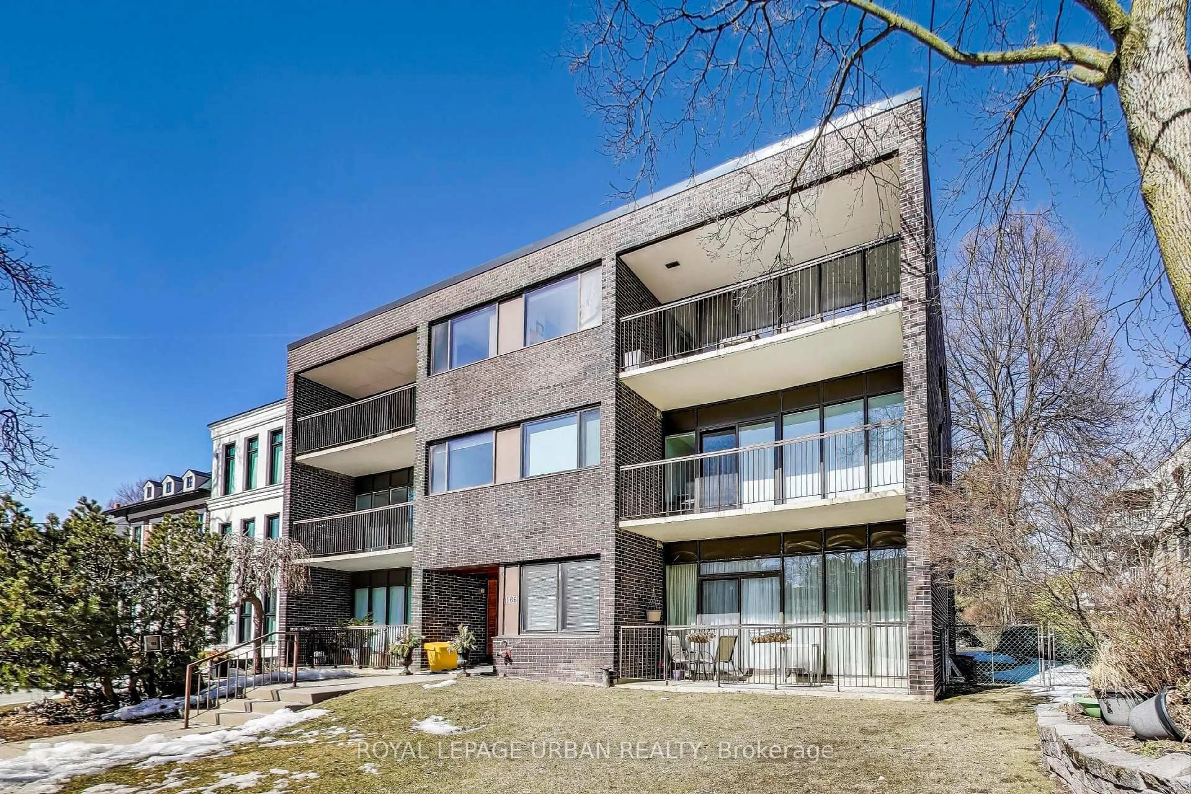 Home with brick exterior material, building for 166 Sherwood Ave #7, Toronto Ontario M4P 2A8
