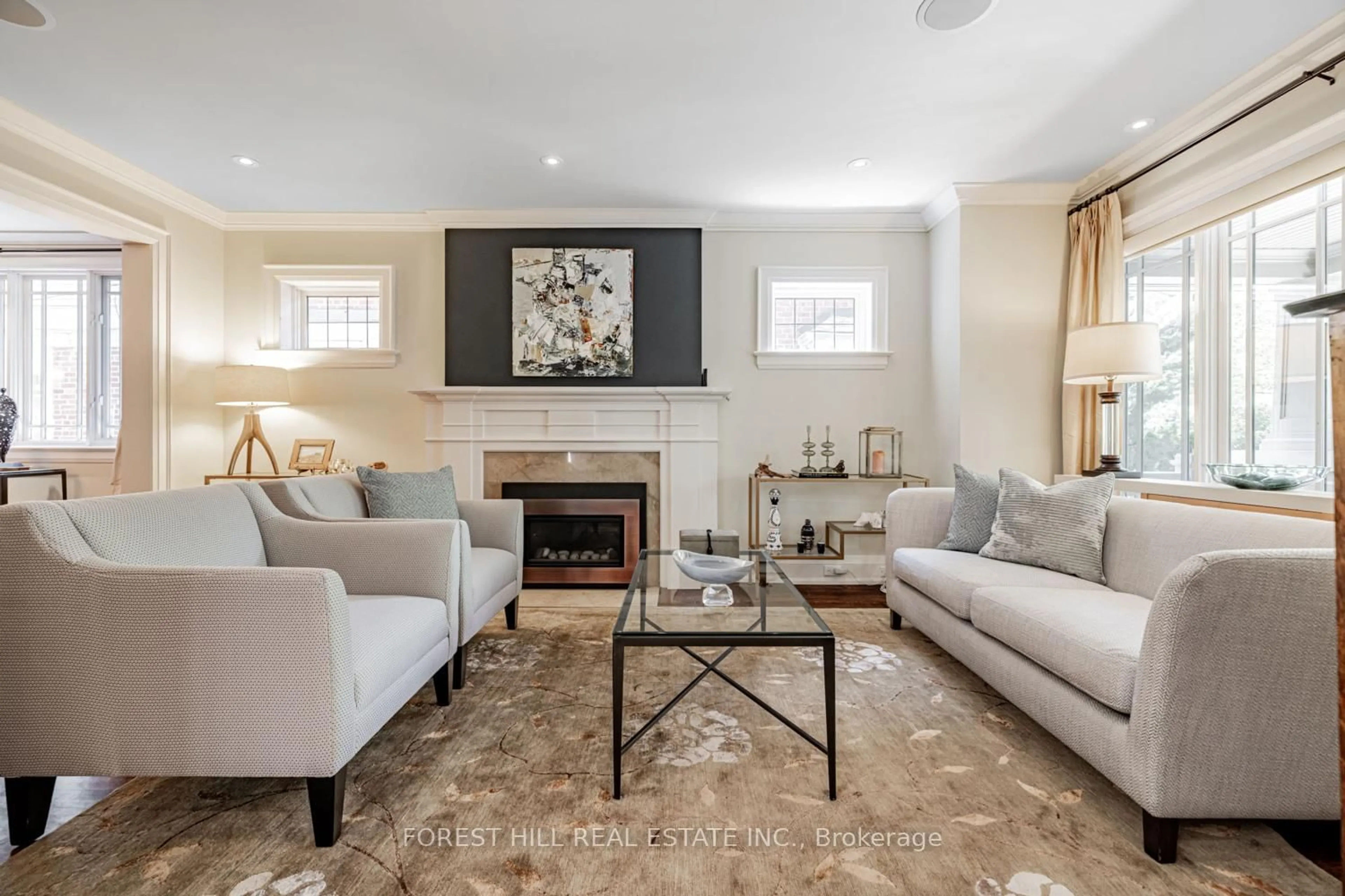 Living room with furniture, unknown for 35 Sheldrake Blvd, Toronto Ontario M4P 2B1