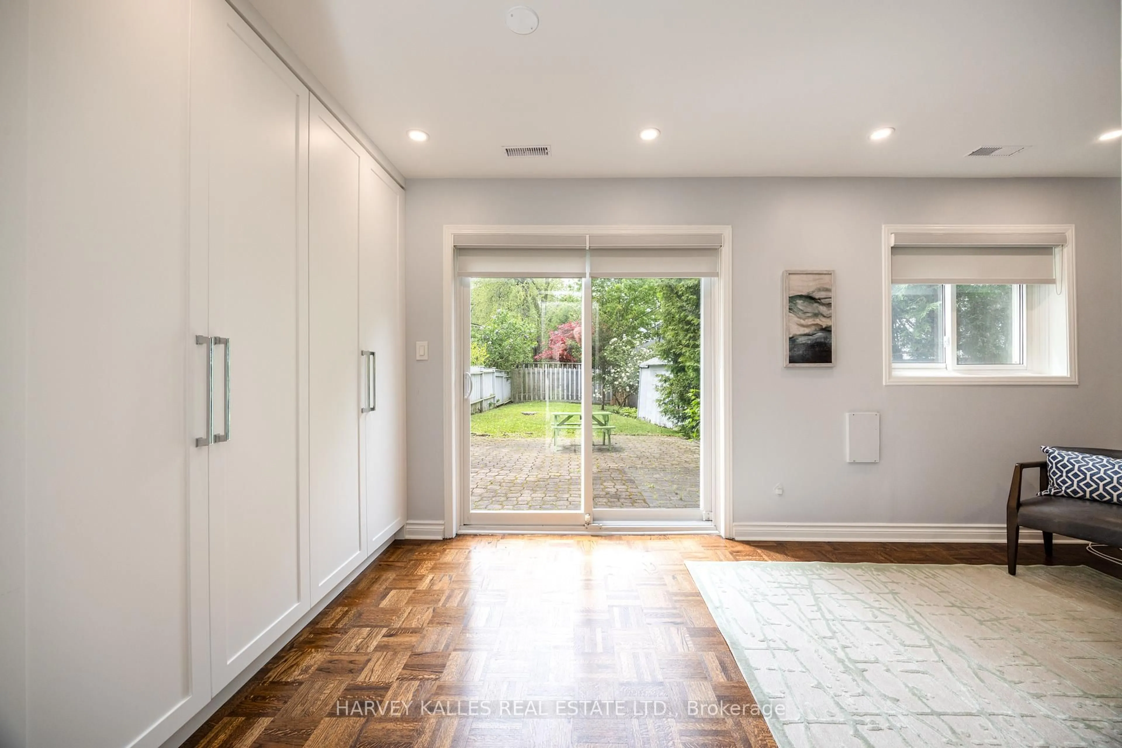 Indoor entryway for 14 Brynhurst Crt, Toronto Ontario M4P 2K1