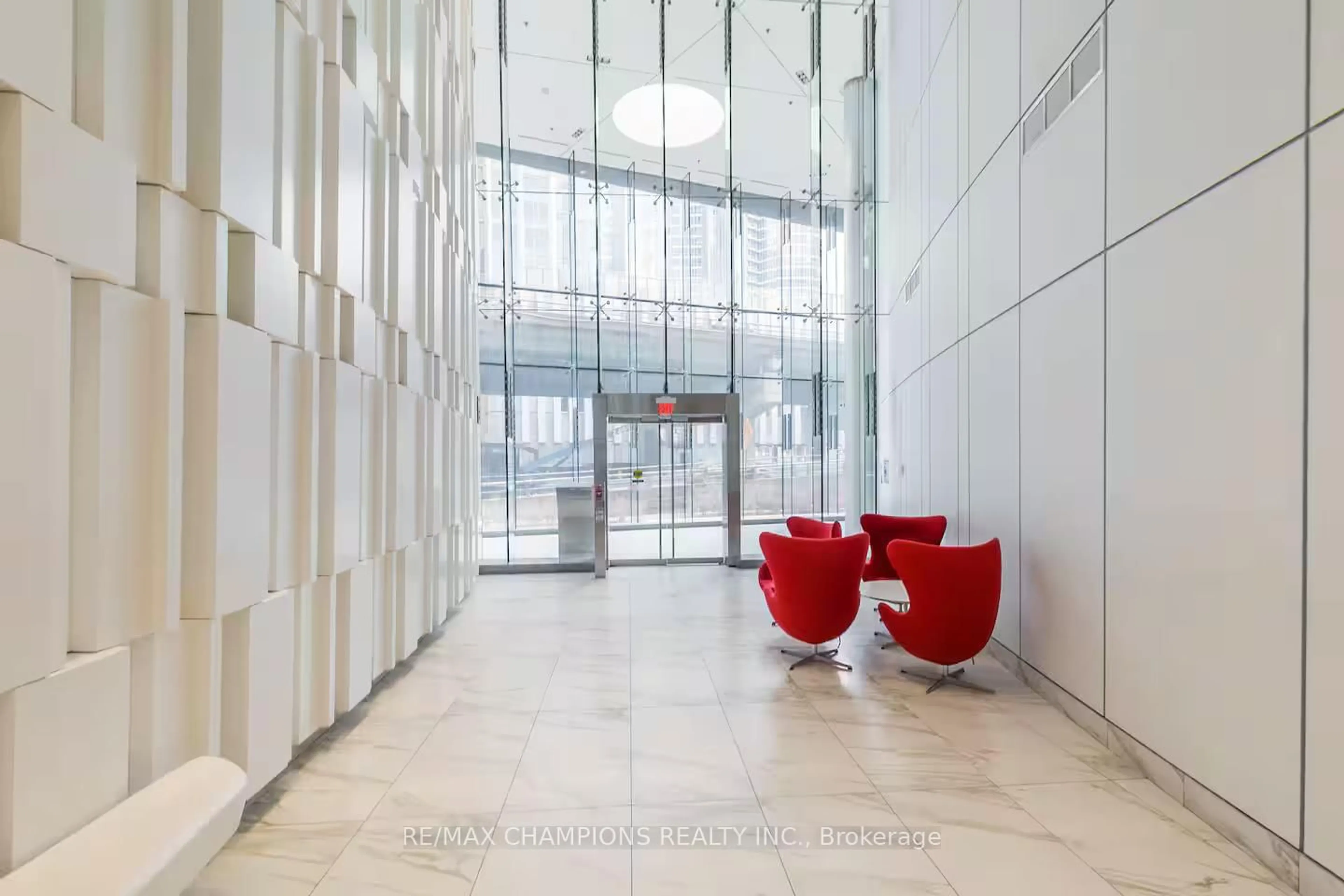 Indoor foyer for 14 York St #5104, Toronto Ontario M5J 0B1