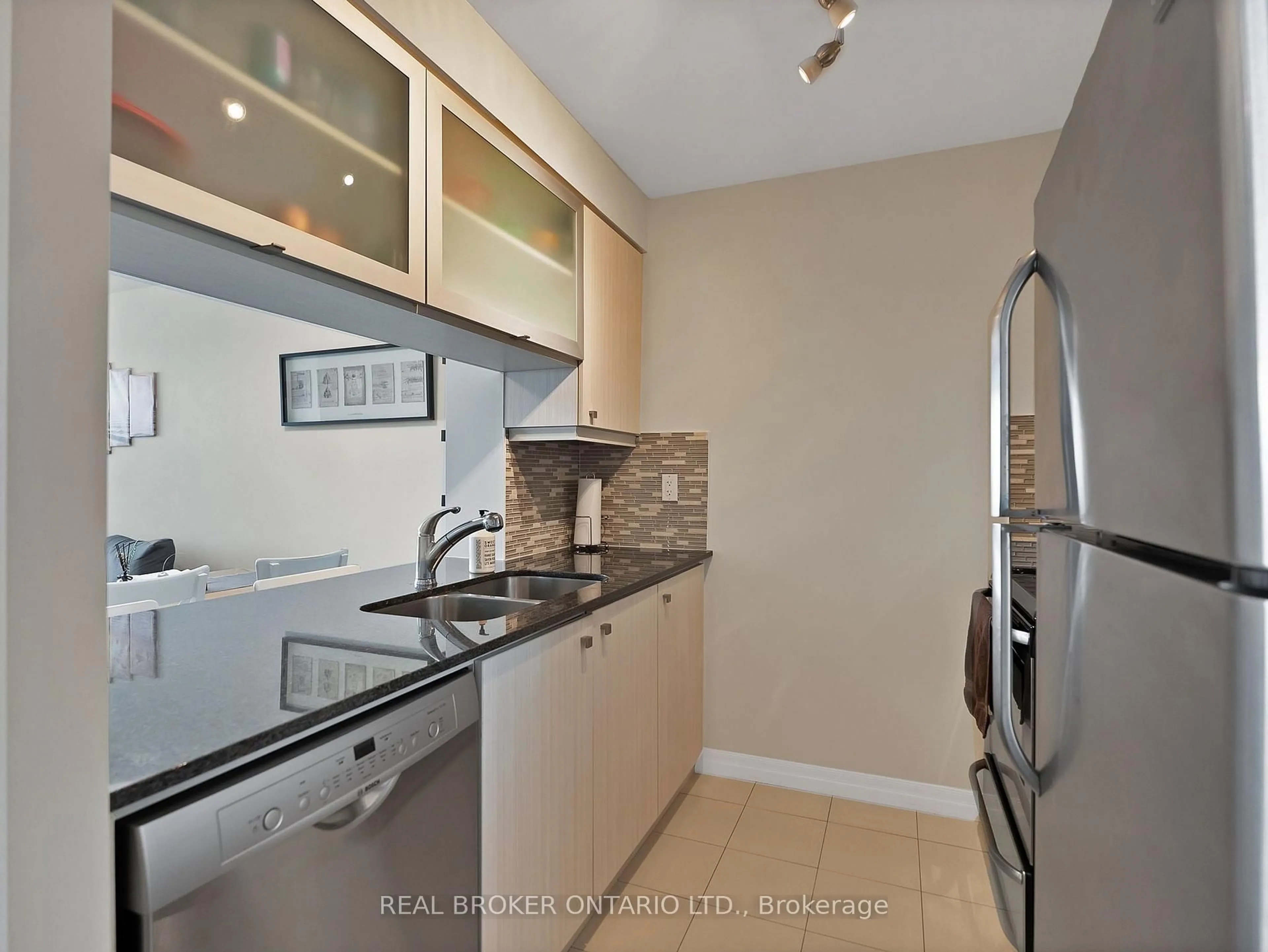 Standard kitchen, unknown for 2015 Sheppard Ave #2002, Toronto Ontario M2J 0B3